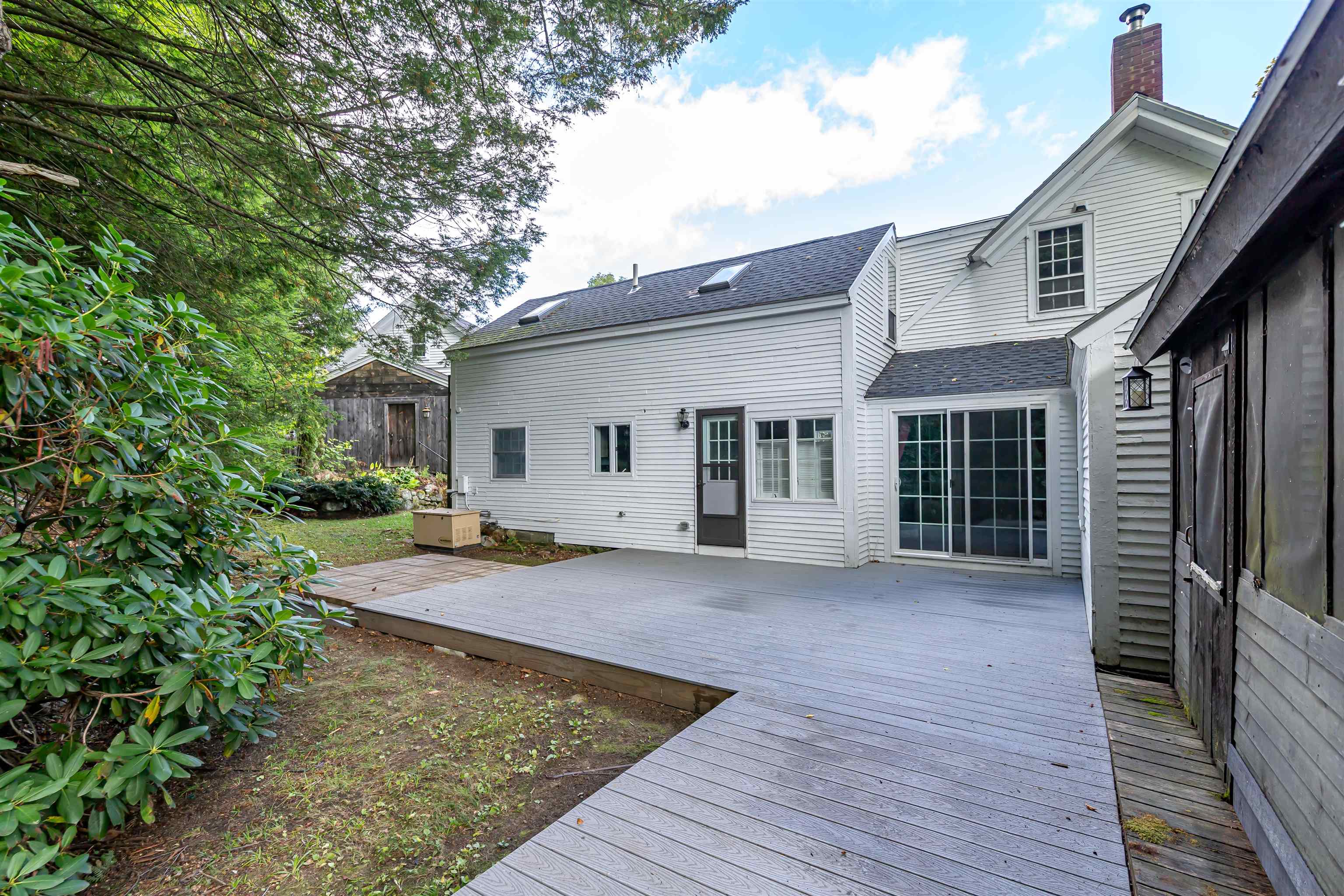 No maintenance TREX decking and screen house area