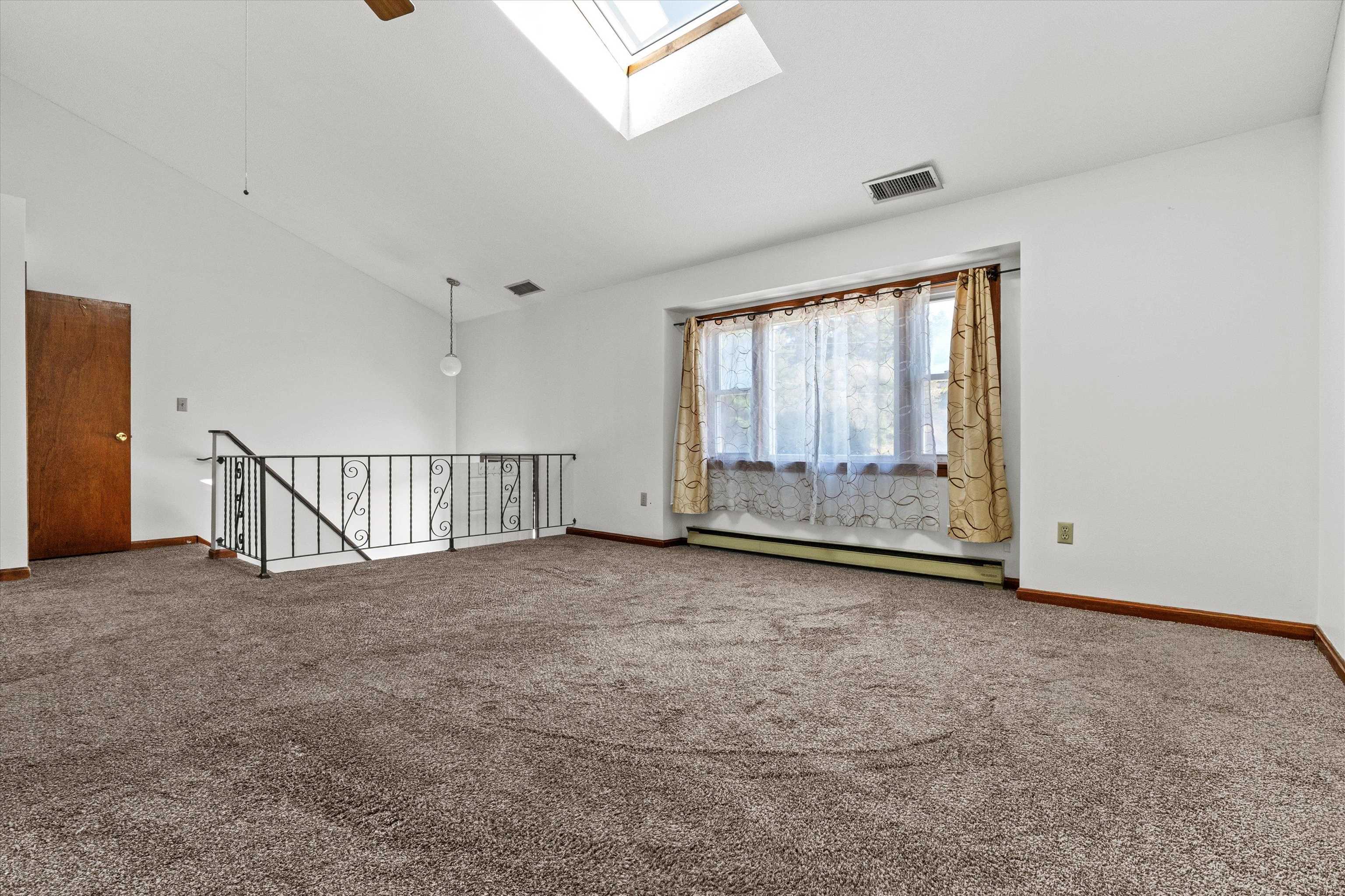 Photo 11 of 35