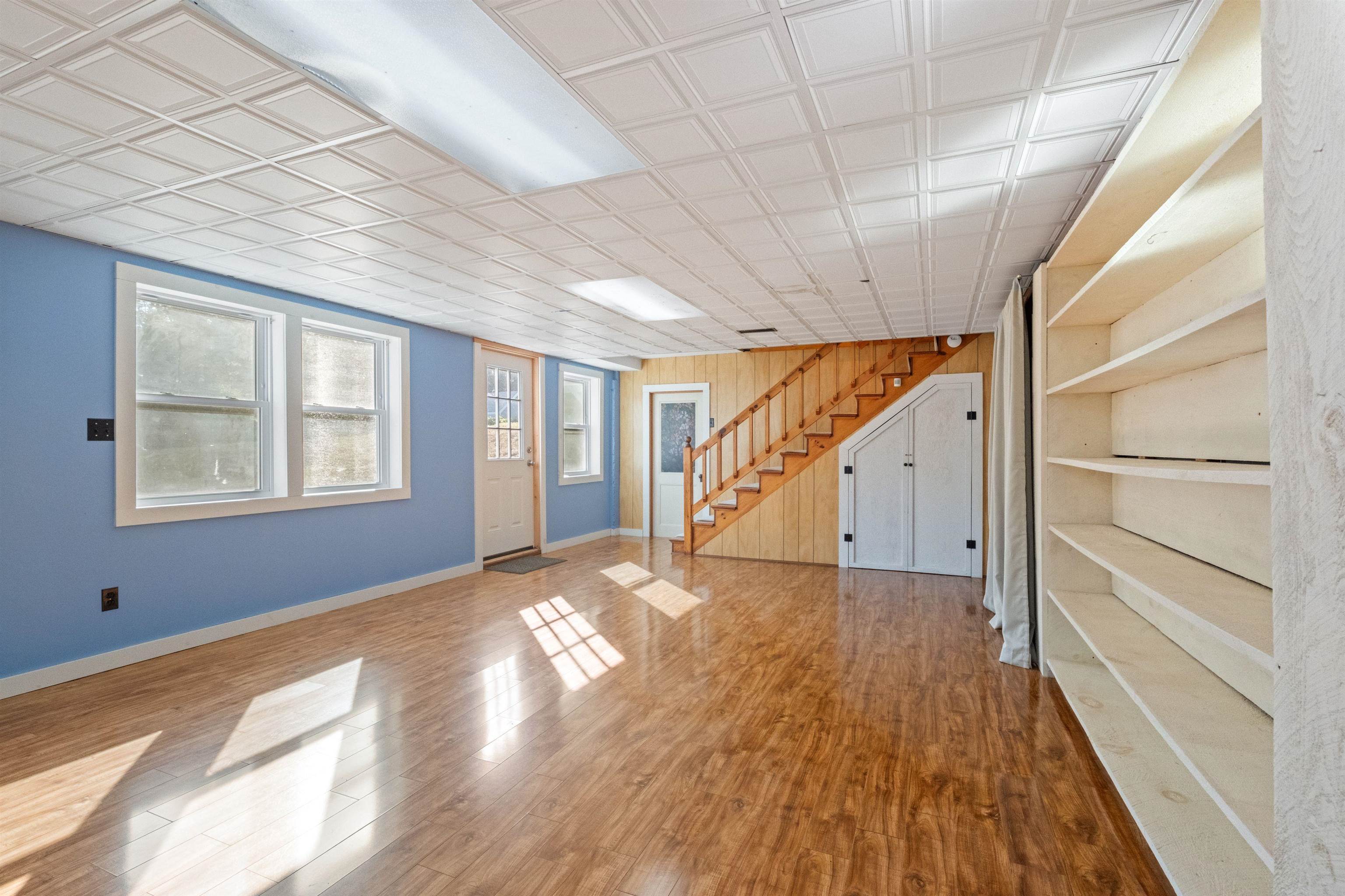 Finsished Basement to walkout