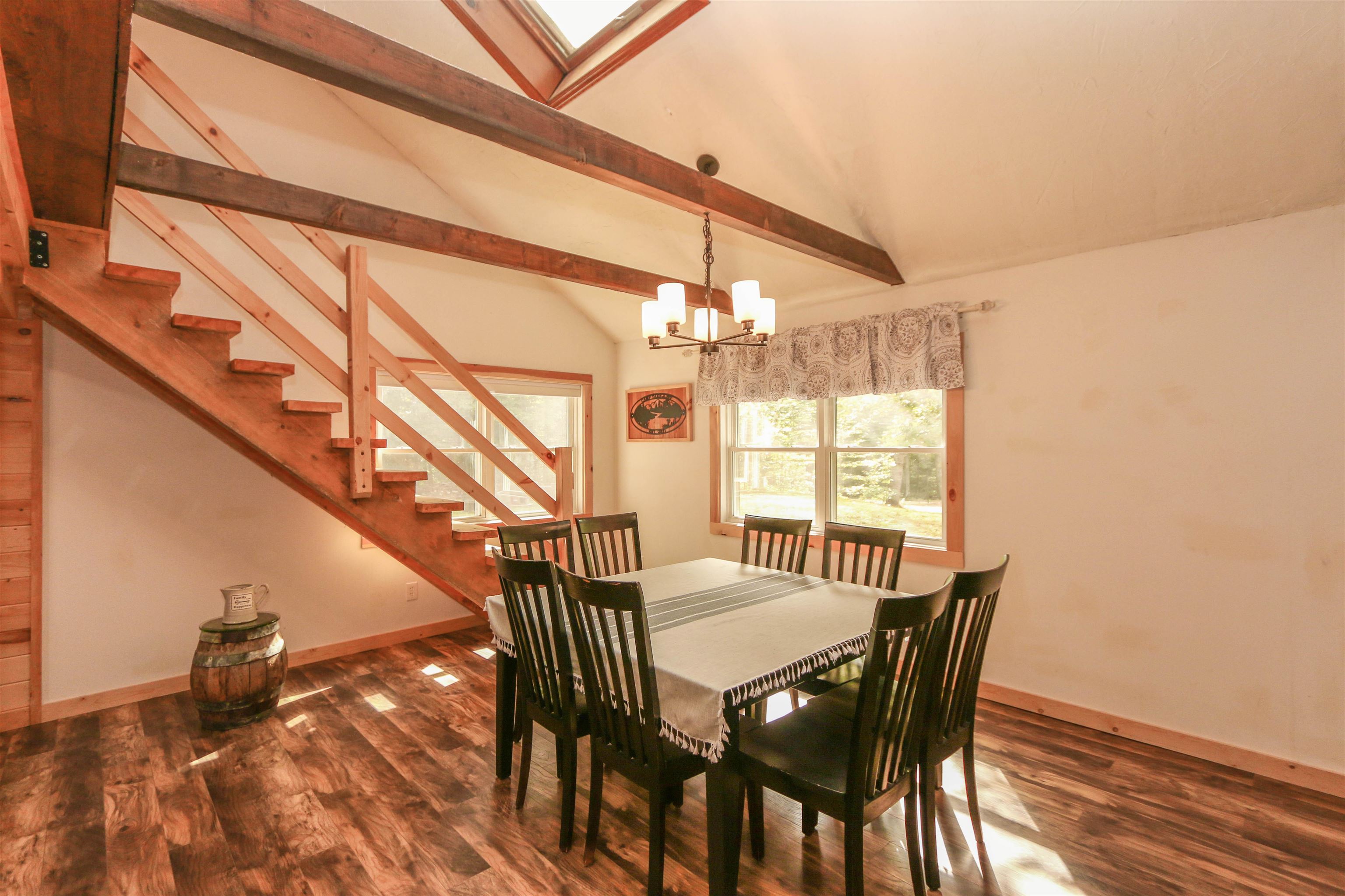 Dining/Living Room Area