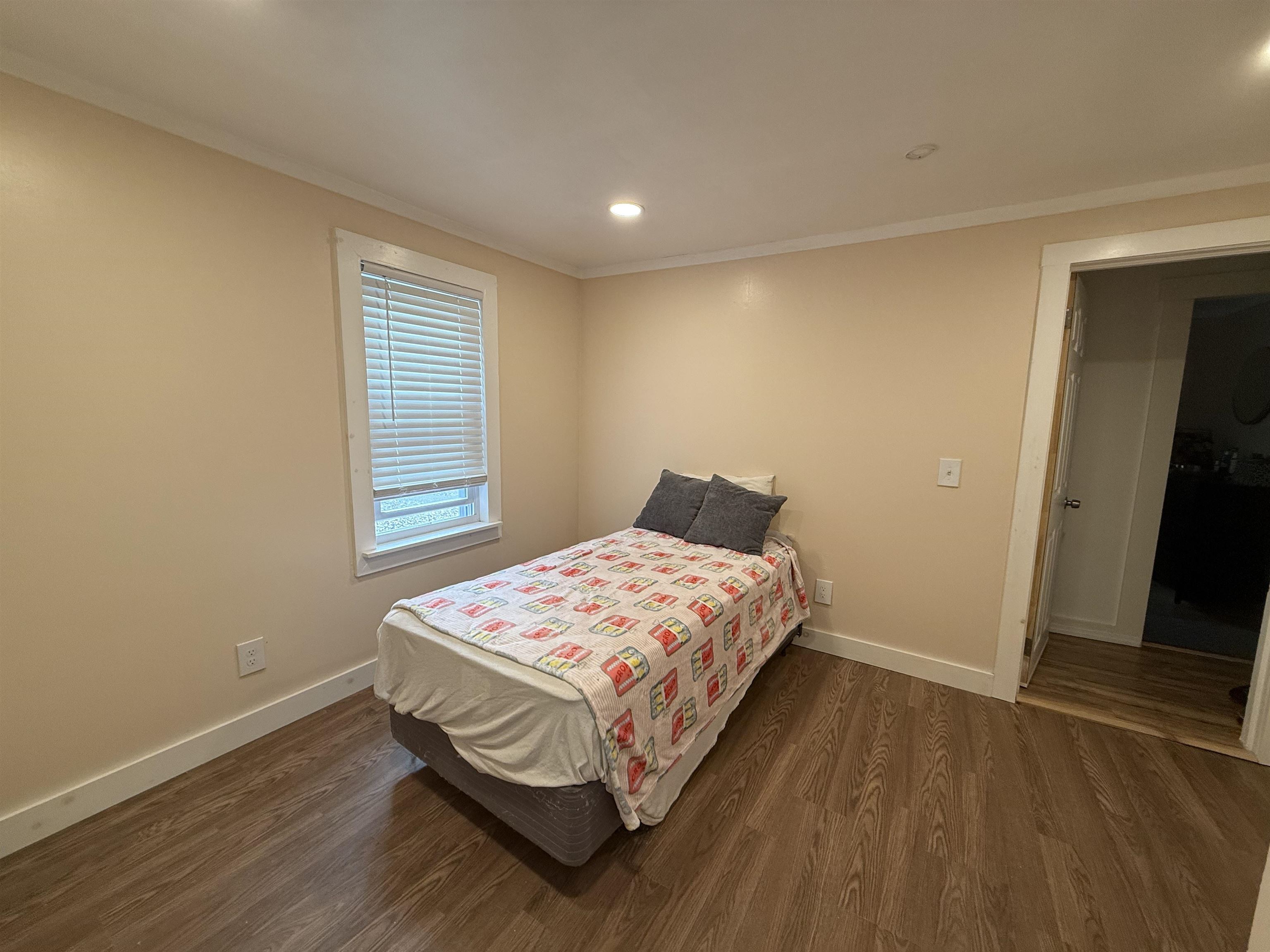 2nd Bedroom 24104069