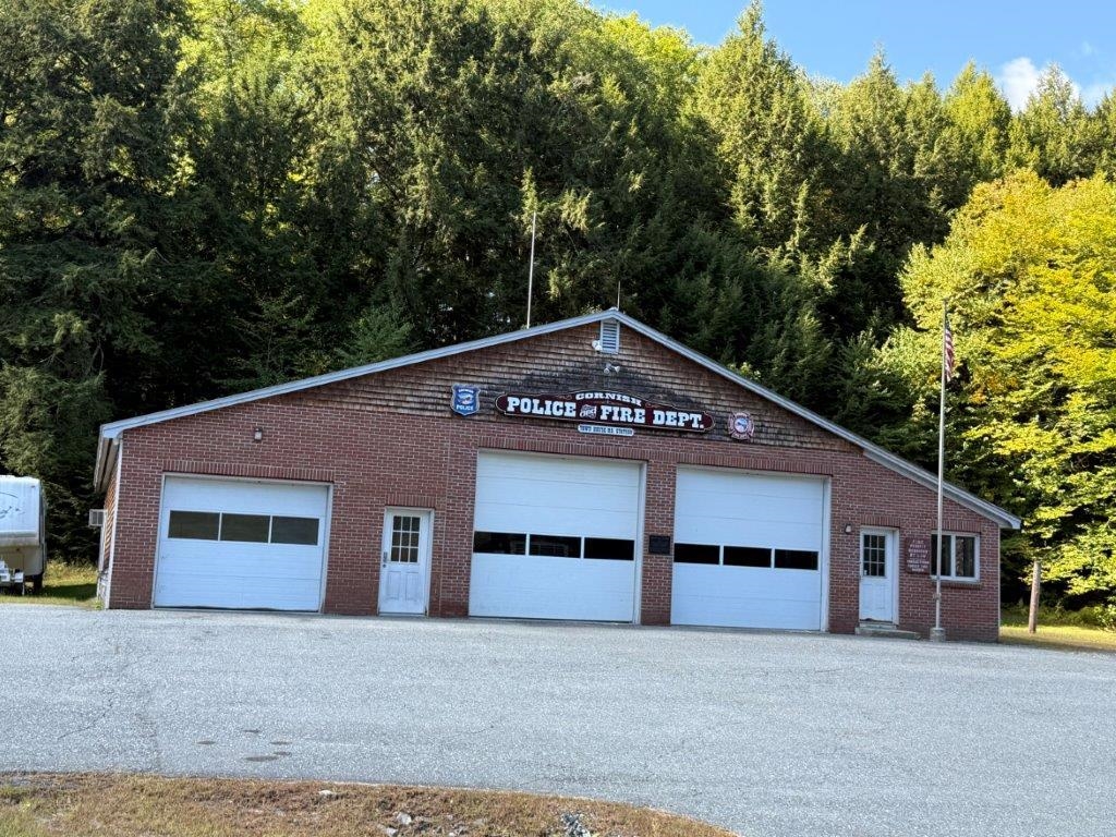 Nearby Fire/Police Department 24046608