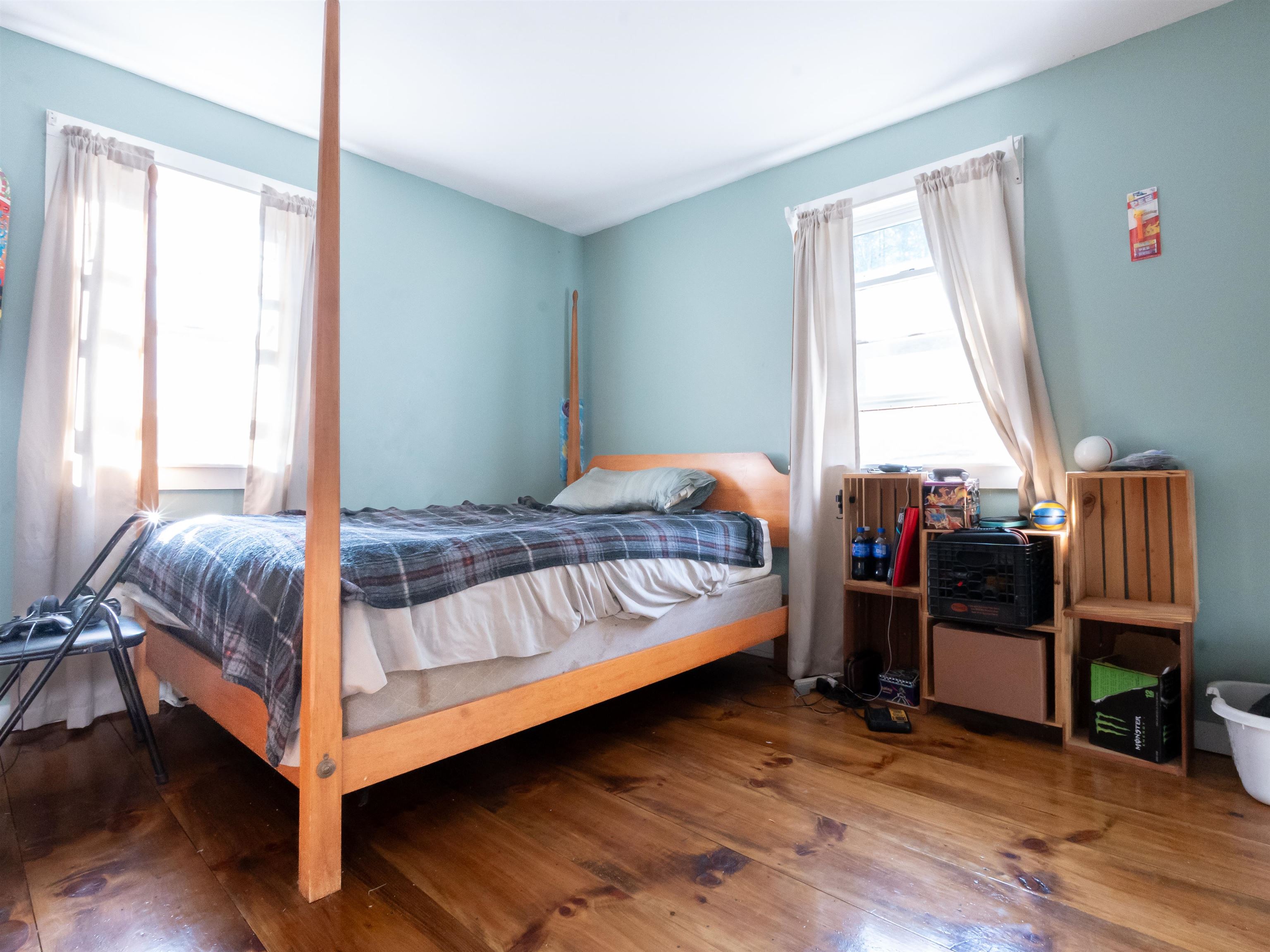 Upstairs Bedroom 2