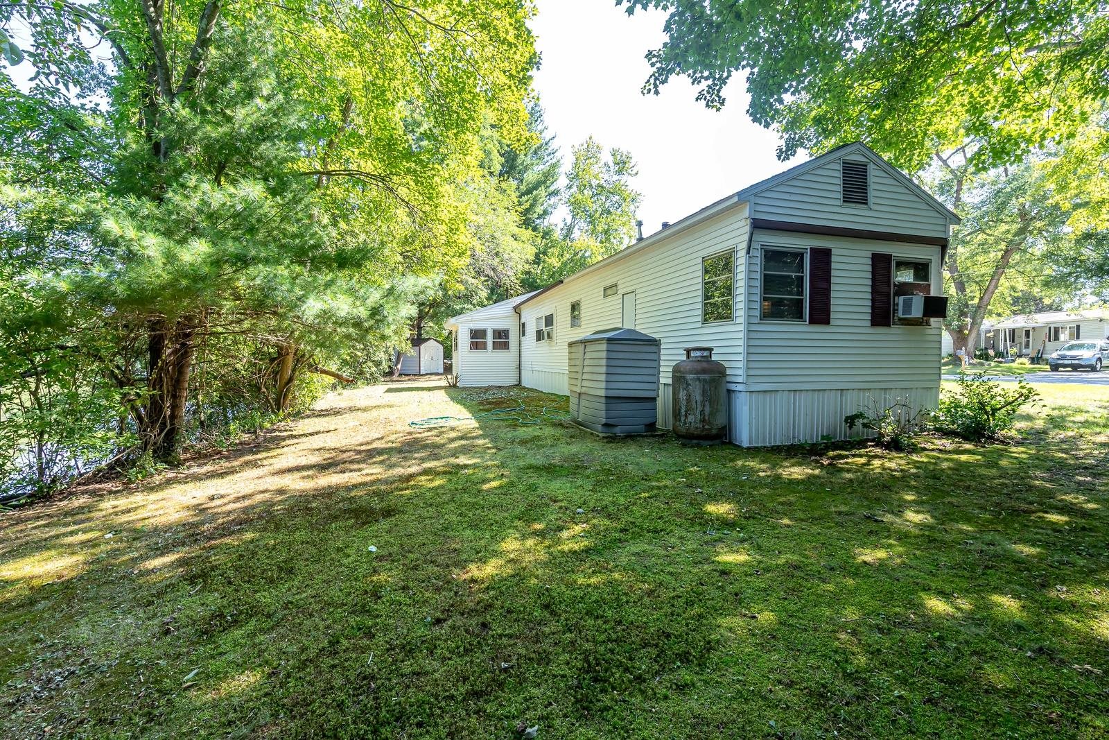 Photo 5 of 28