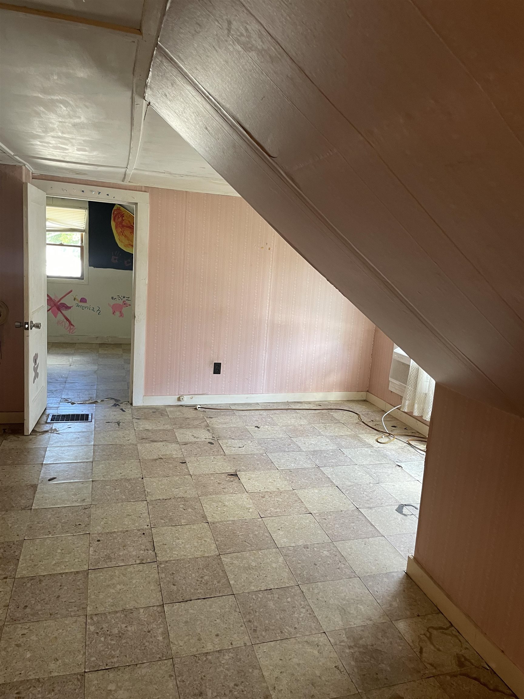 Photo 12 of 20