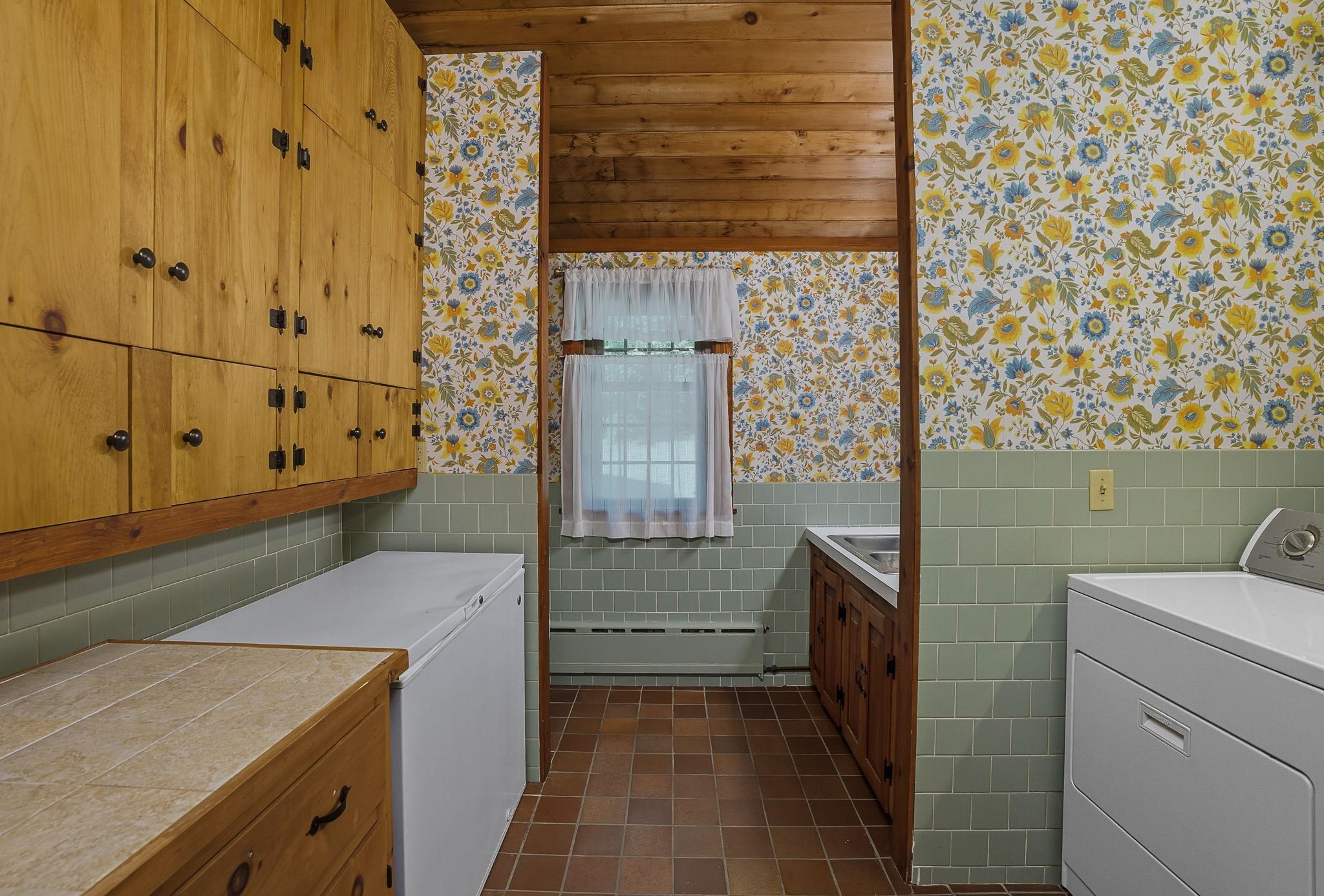 Laundry/Powder Room