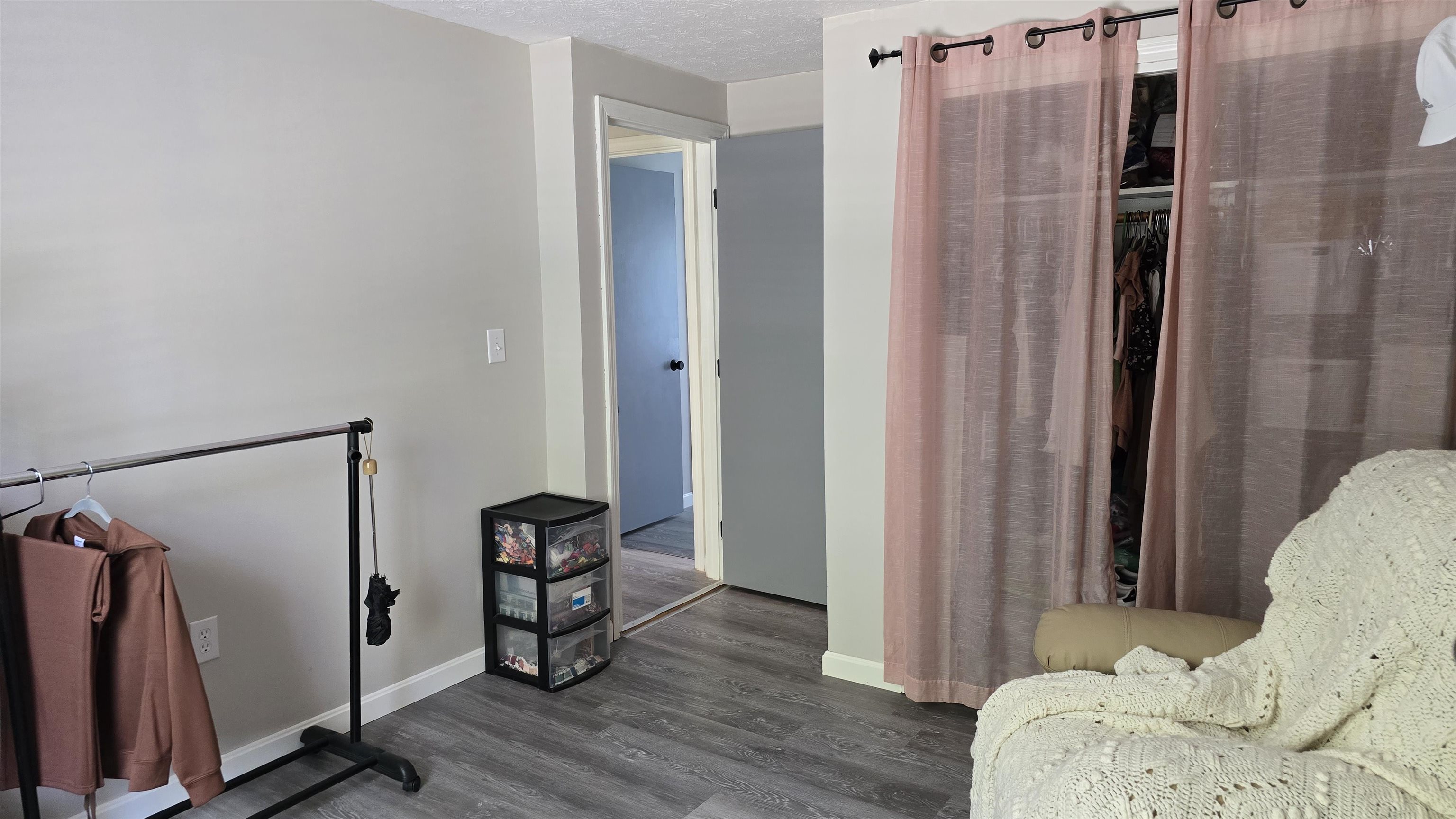 Bedroom inward view