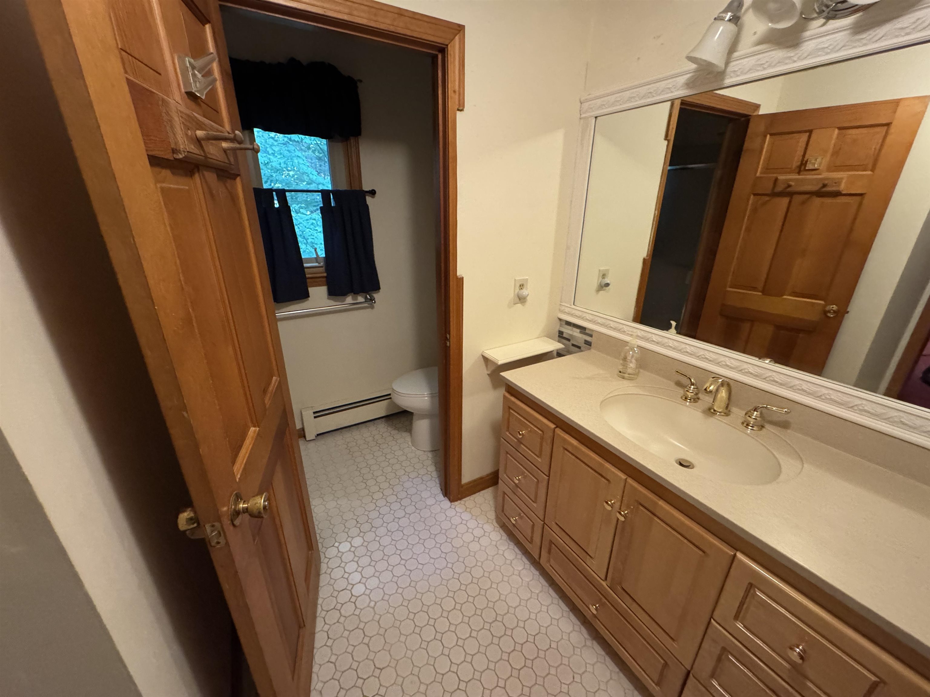Photo 11 of 24