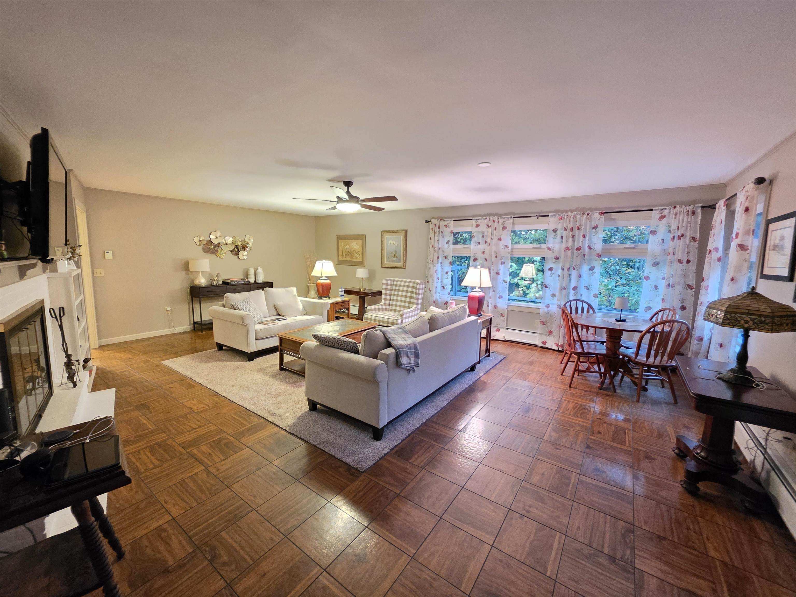 Great room 24196556