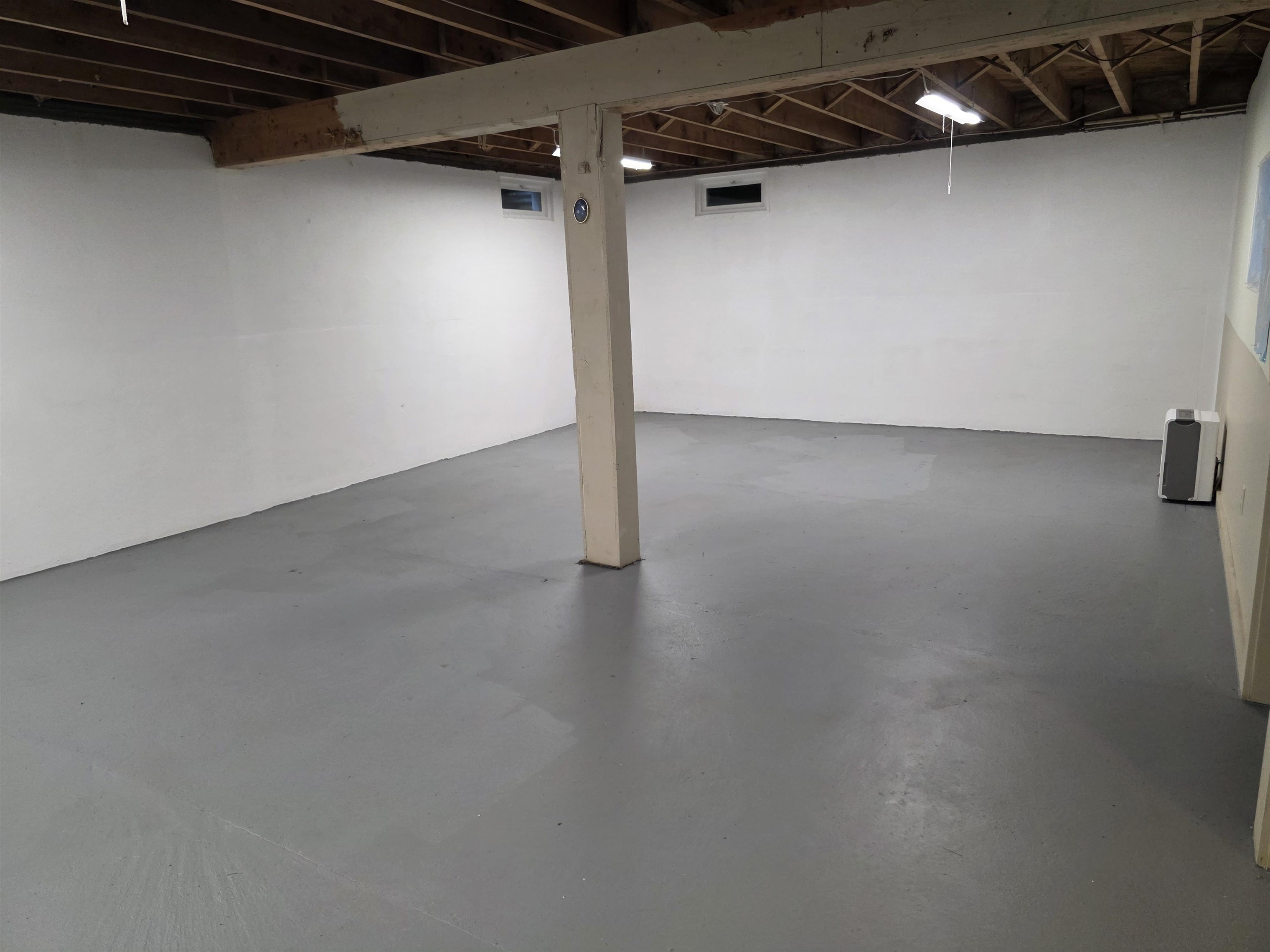 Finishable basement 24196564