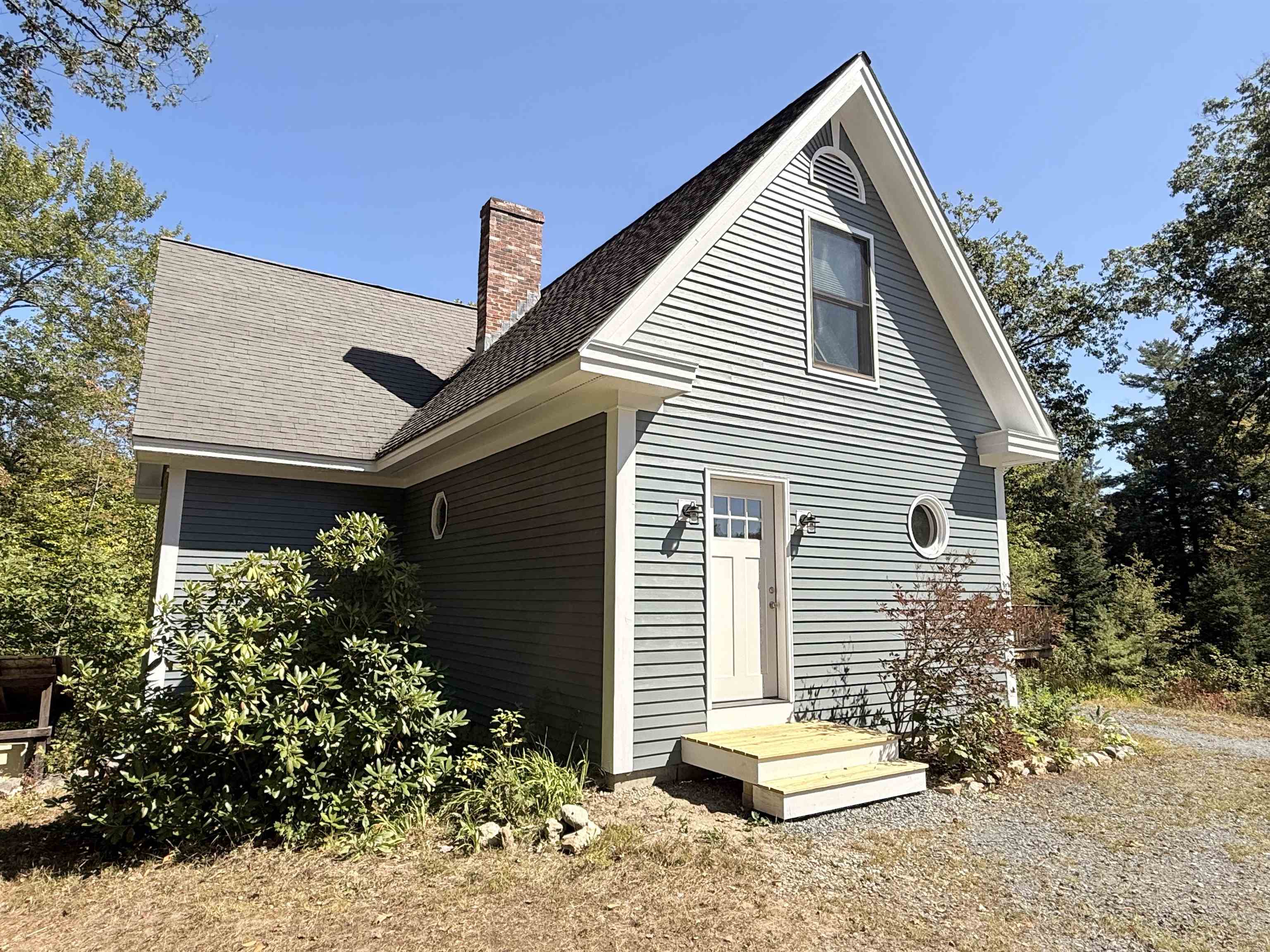 3 Bedrooms, 2 Baths 24134154
