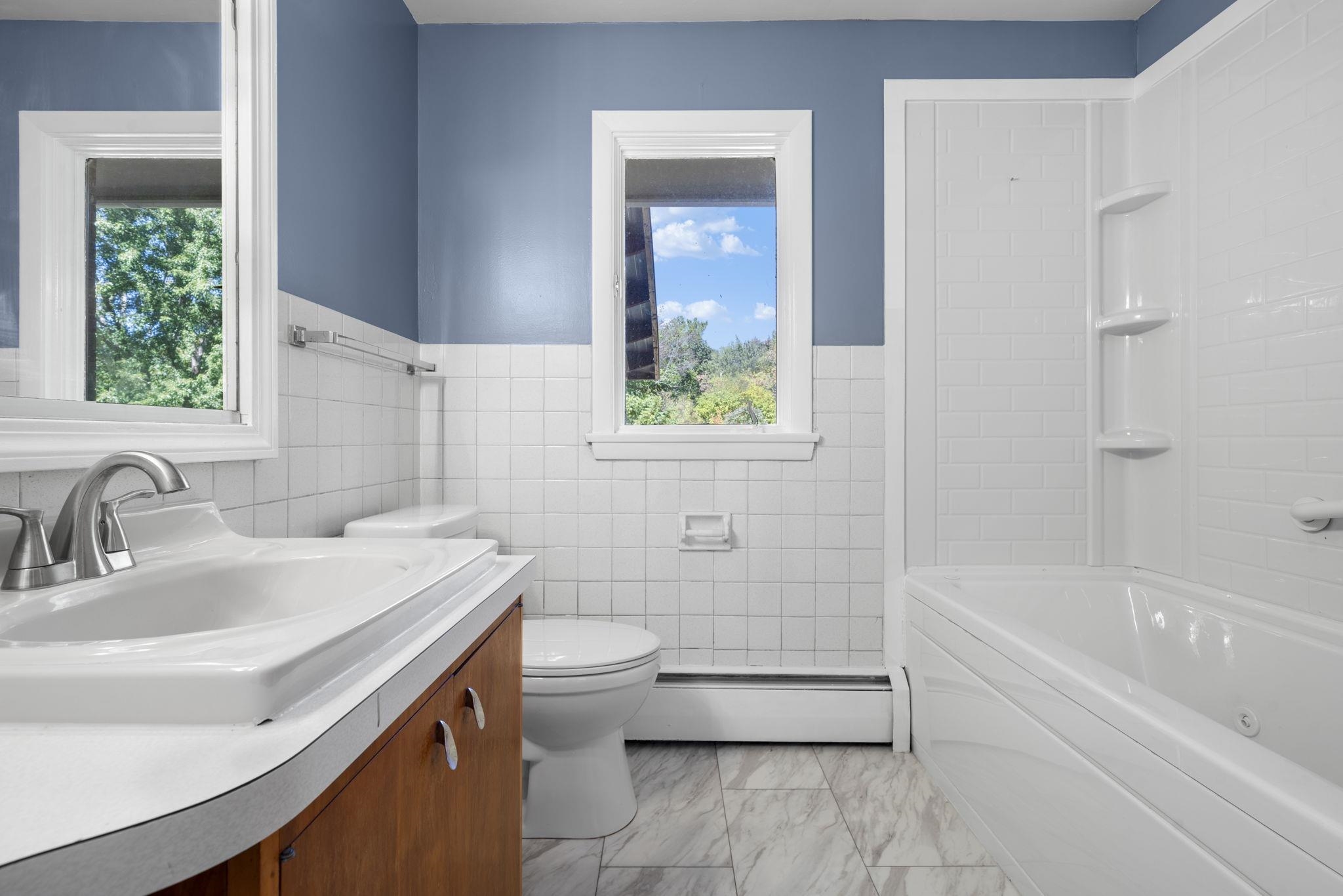 Bathroom 24130850