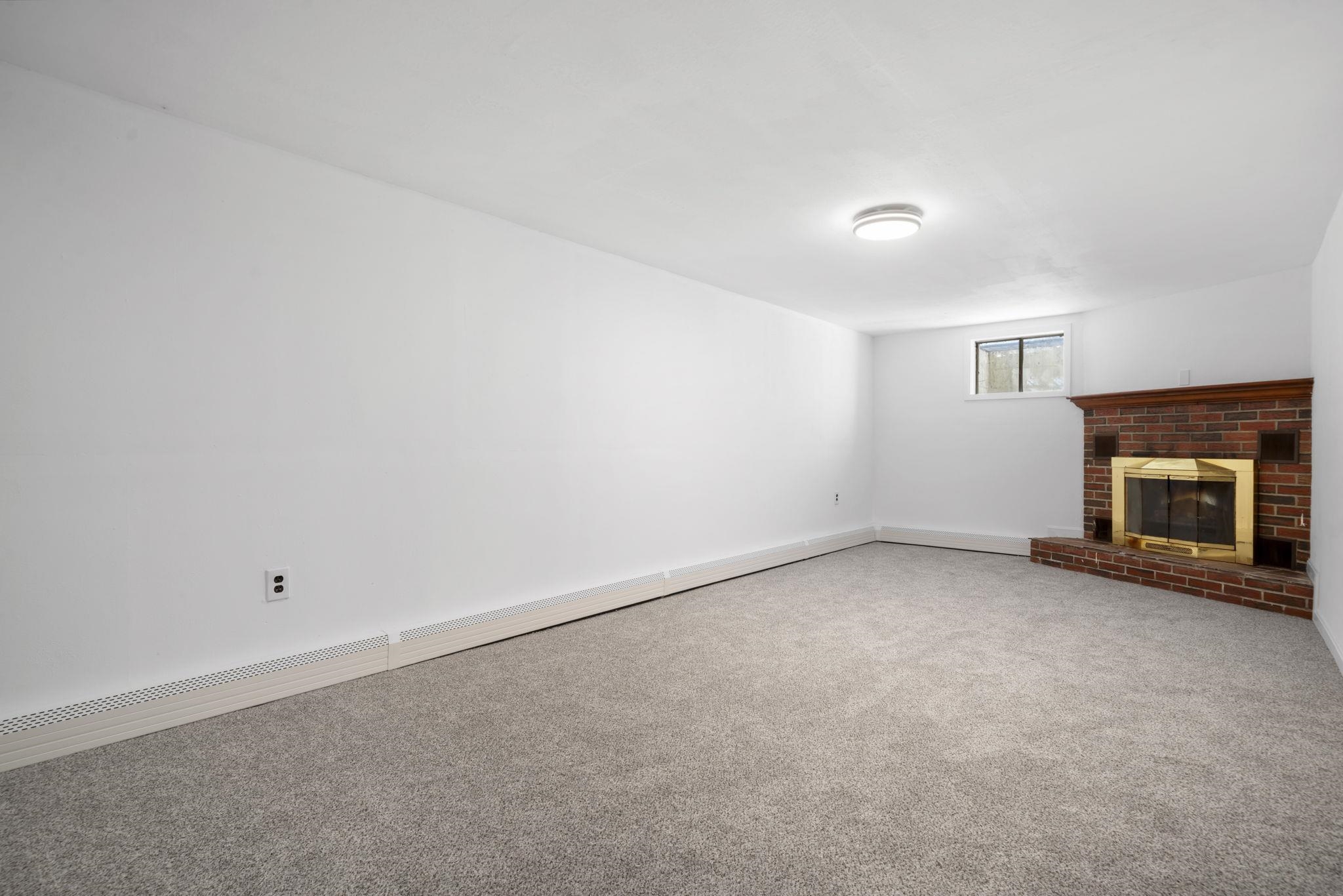 Family Room 24130862
