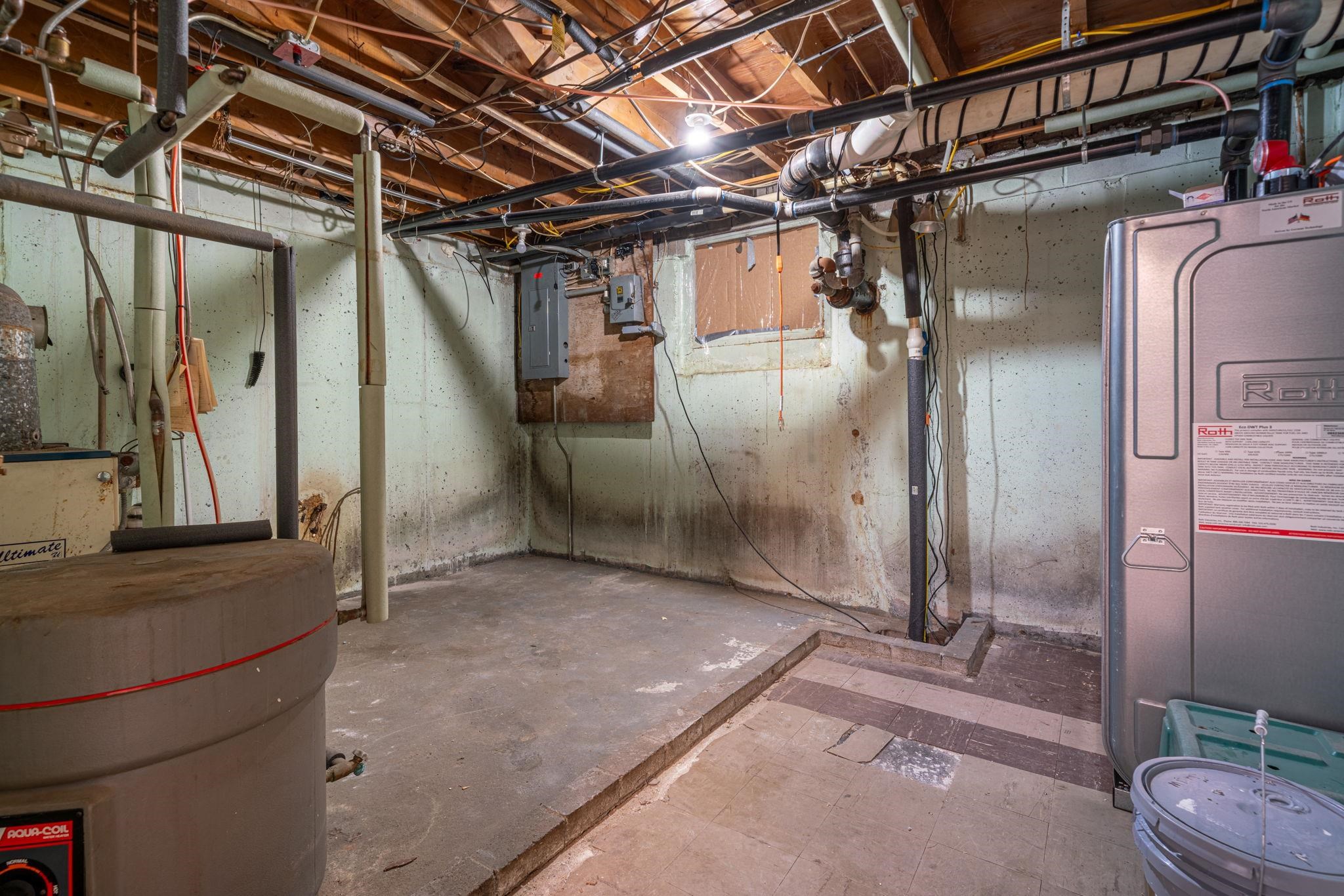 Utility Room 24130941