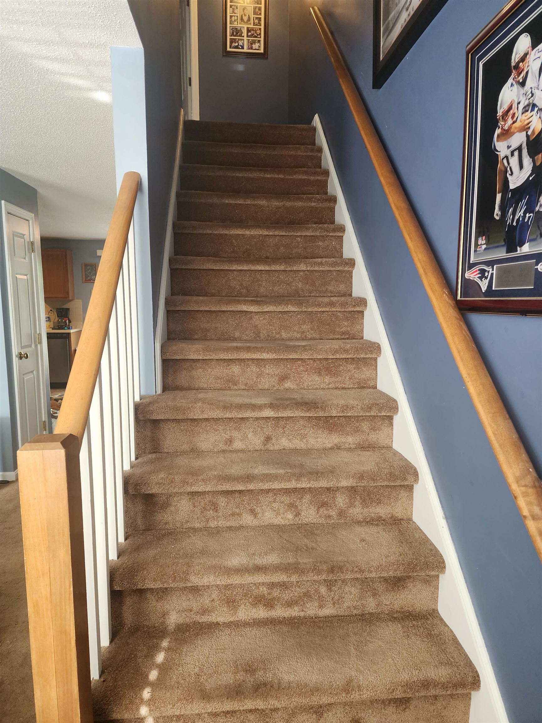 Photo 18 of 33