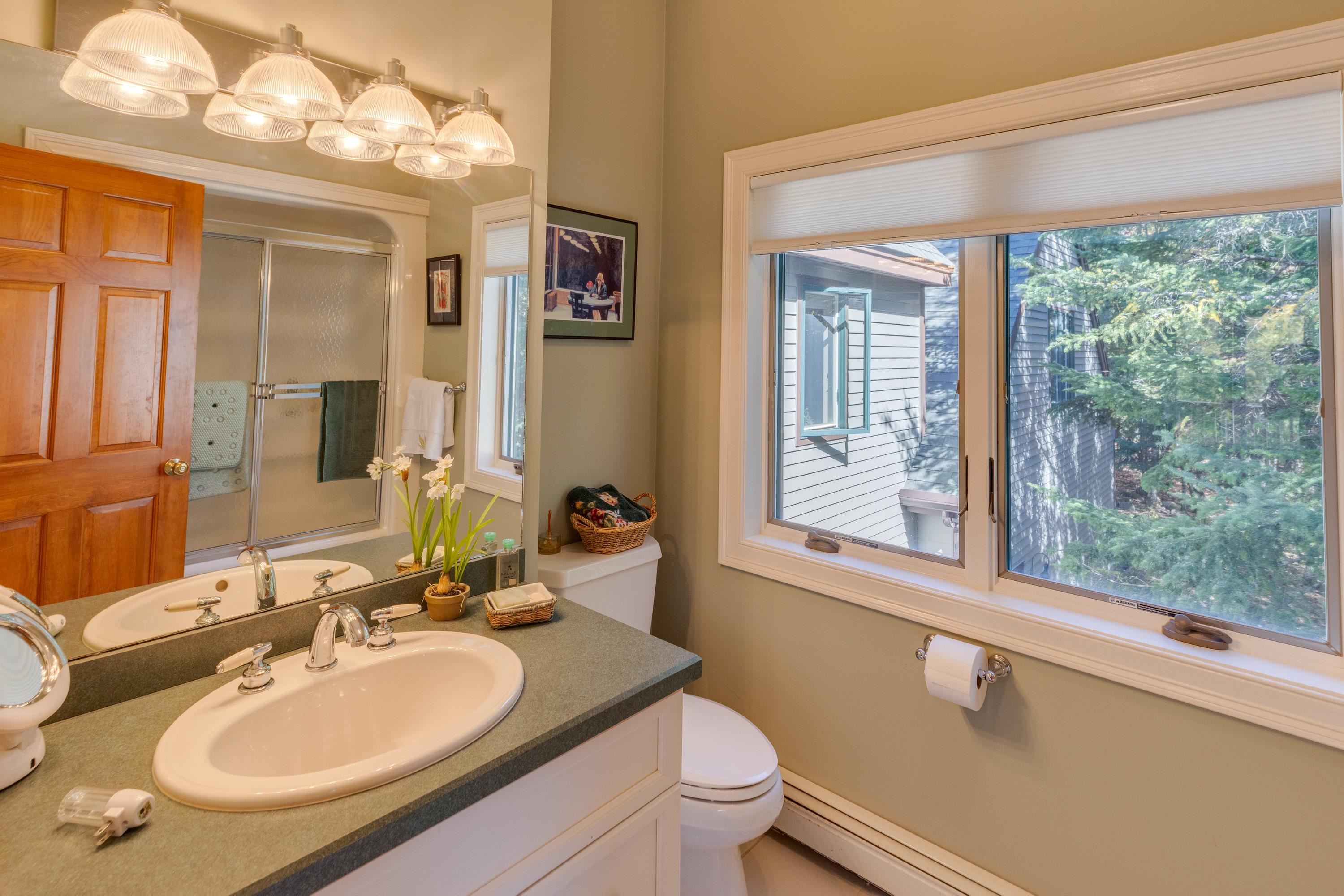 Attached ensuite bathroom