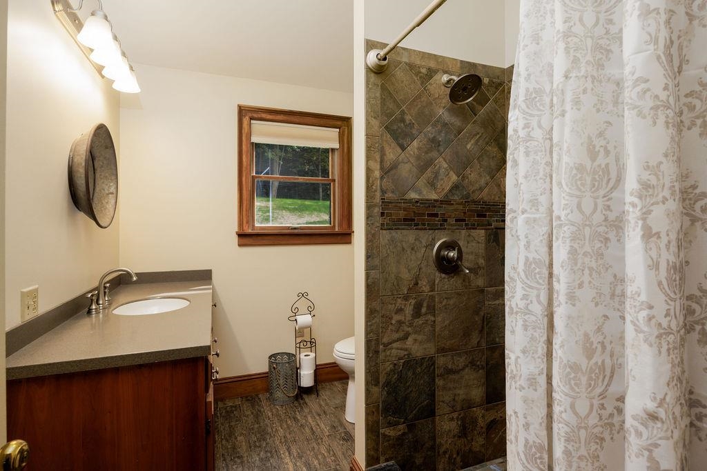 Upper Level Three Quarter Bath