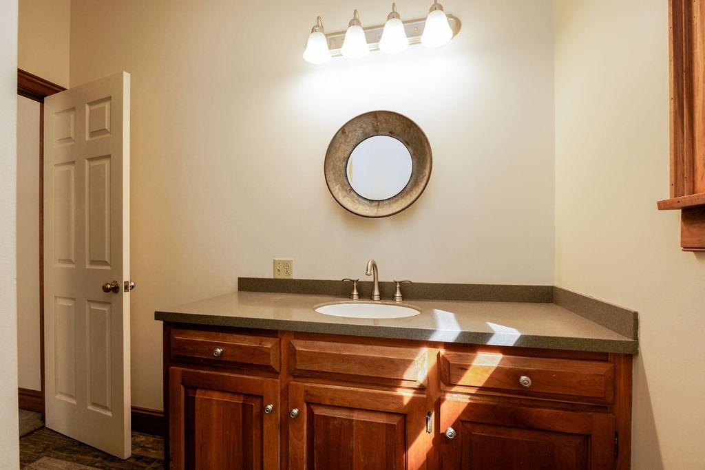 Nicely Updated Bath