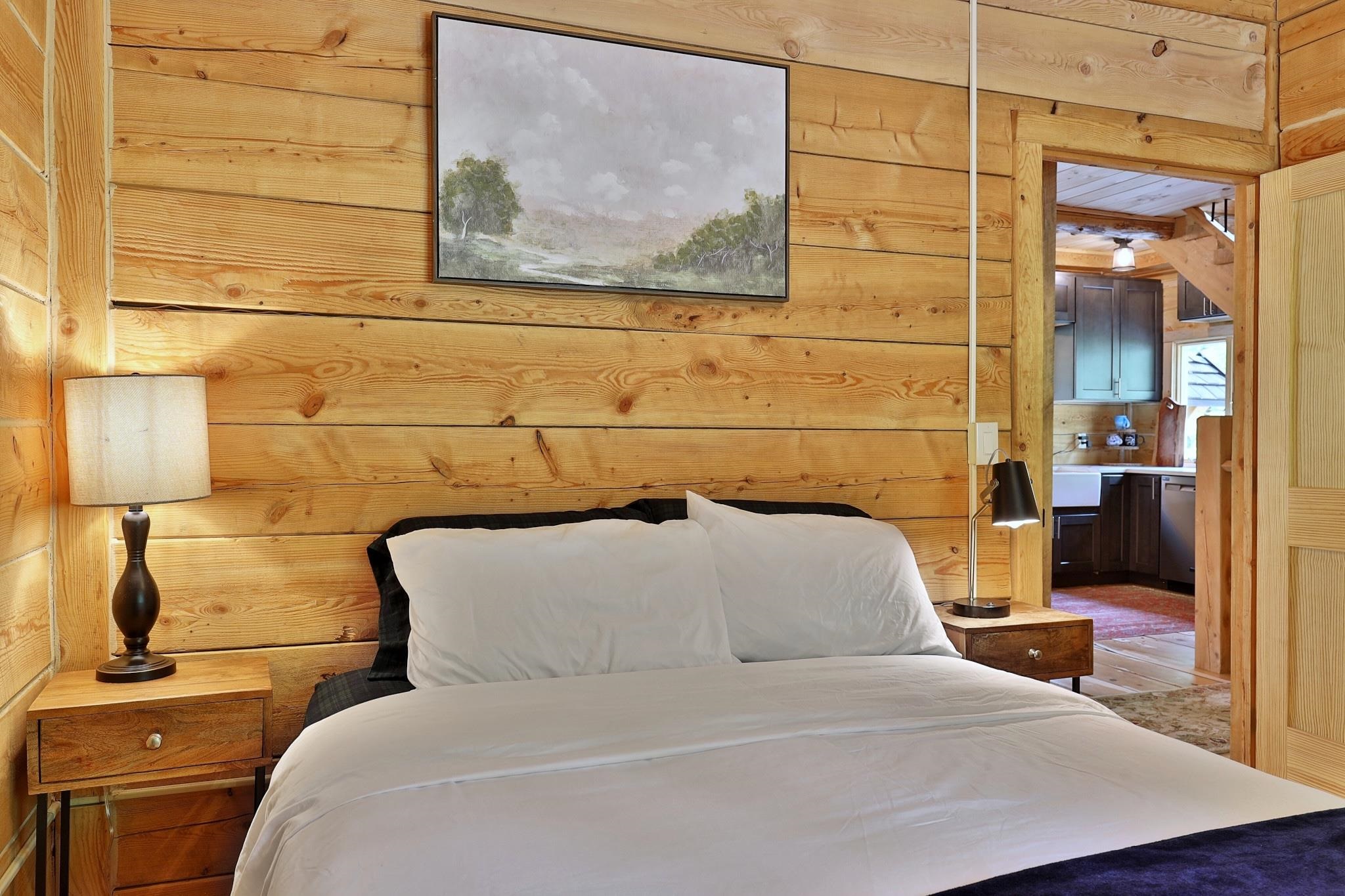 Main level bedroom (bedroom 2)