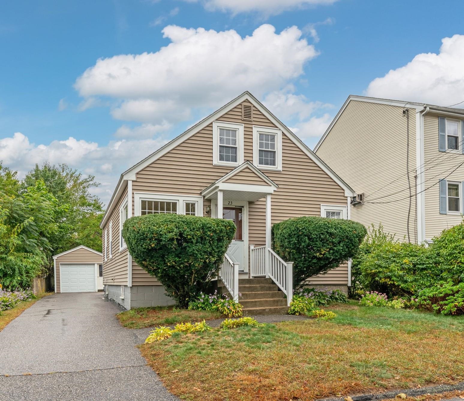 MANCHESTER NH Home for sale $$390,000 | $265 per sq.ft.