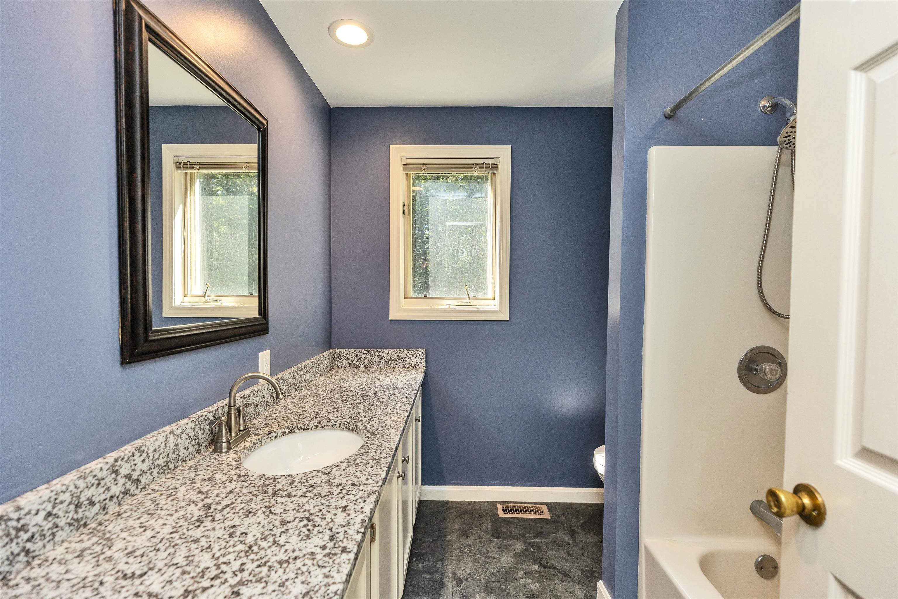 Shared Upstairs Bathroom w/ Granite