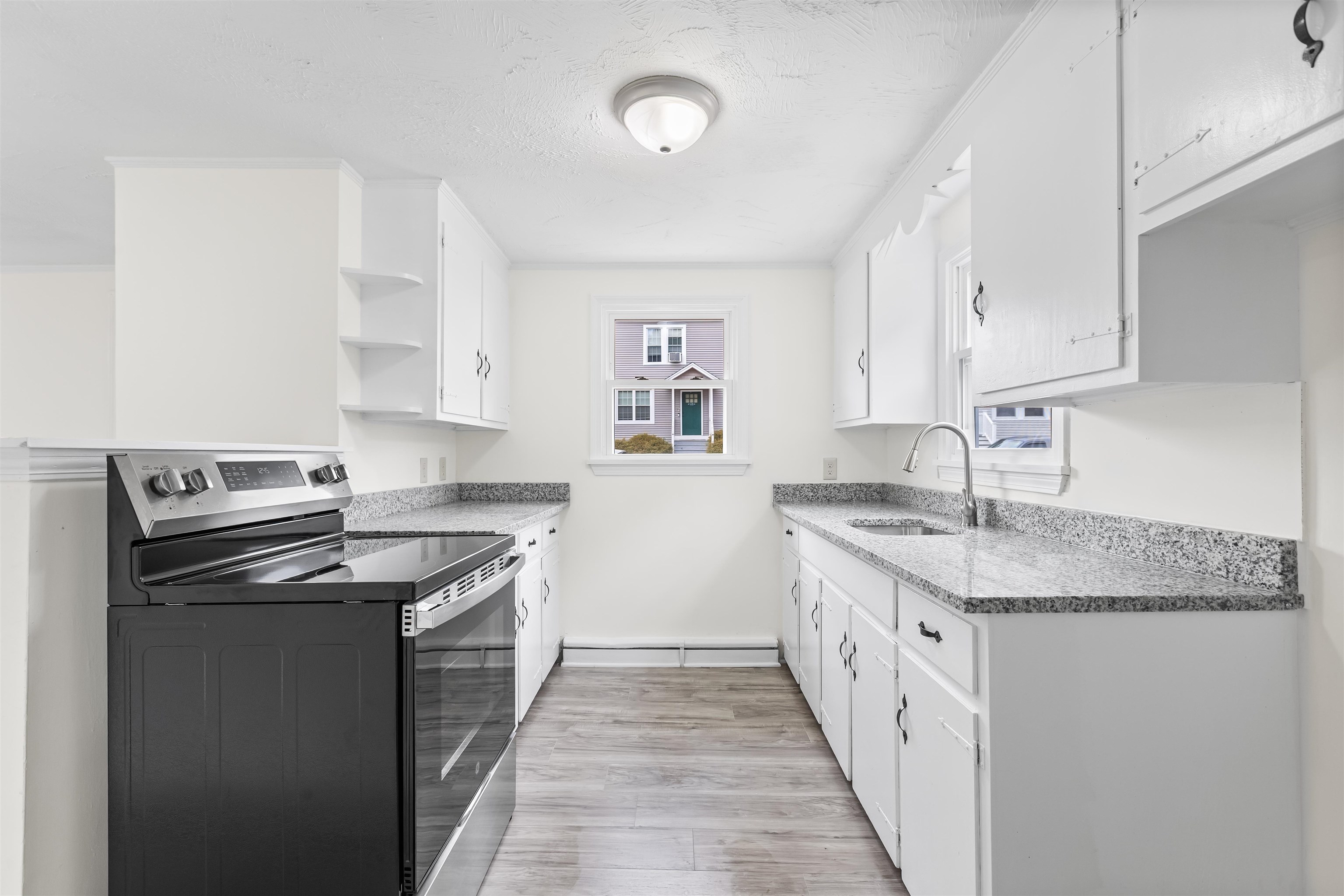 UnStaged - Kitchen 24163355