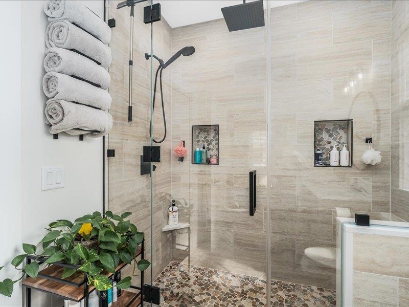 Primary Bathroom with Walk-In Tiled Shower 24101700