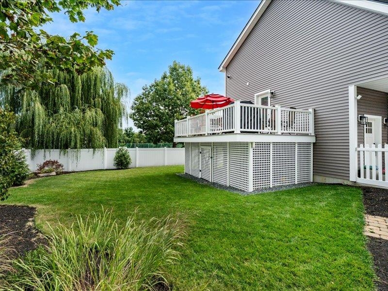 Beautiful Lawn & Landscape with Irrigation 24101704