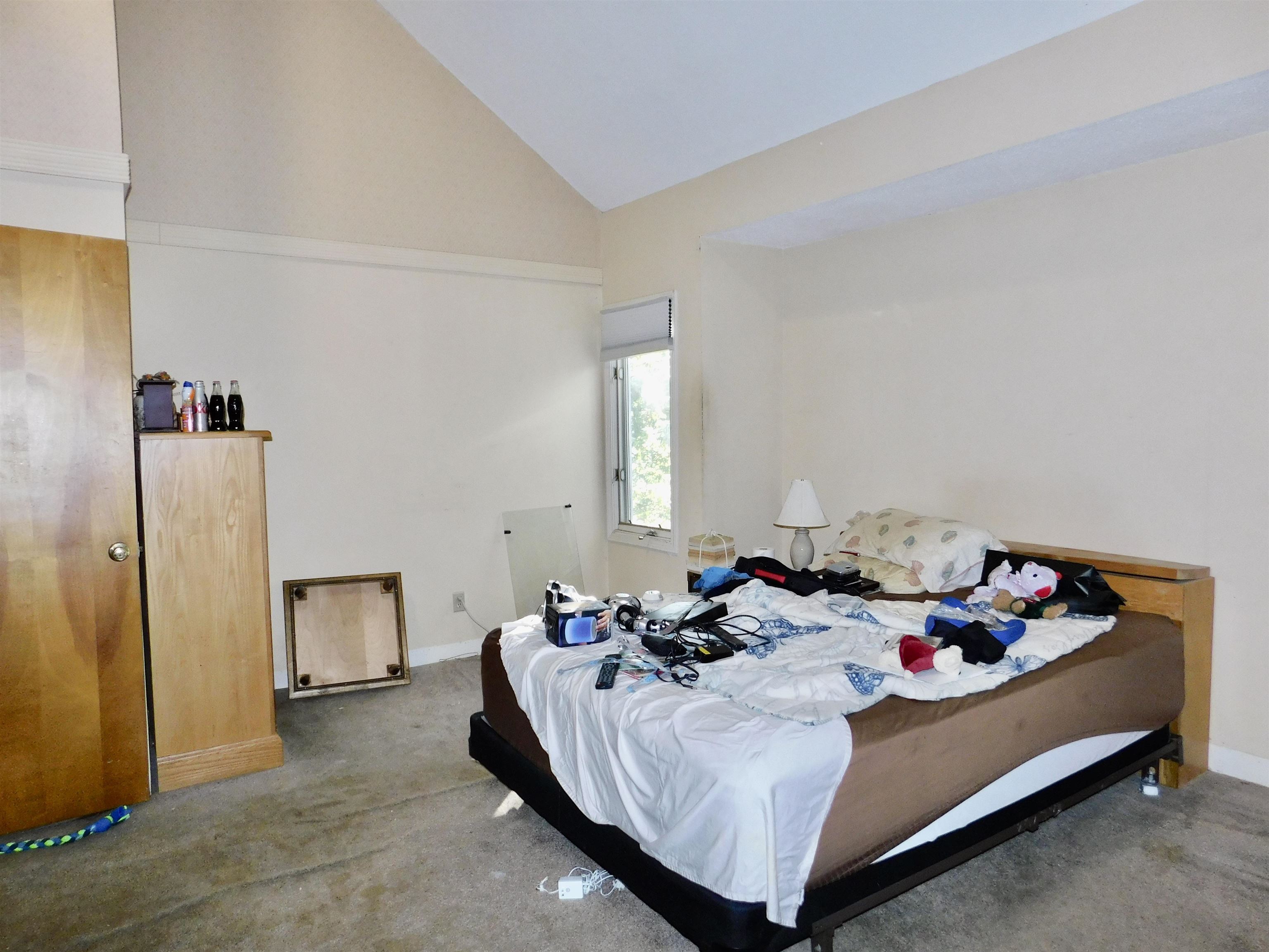 Photo 11 of 23