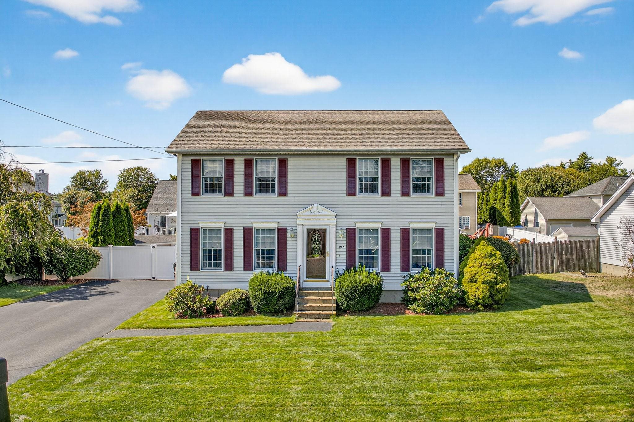 MANCHESTER NH Home for sale $$585,000 | $358 per sq.ft.