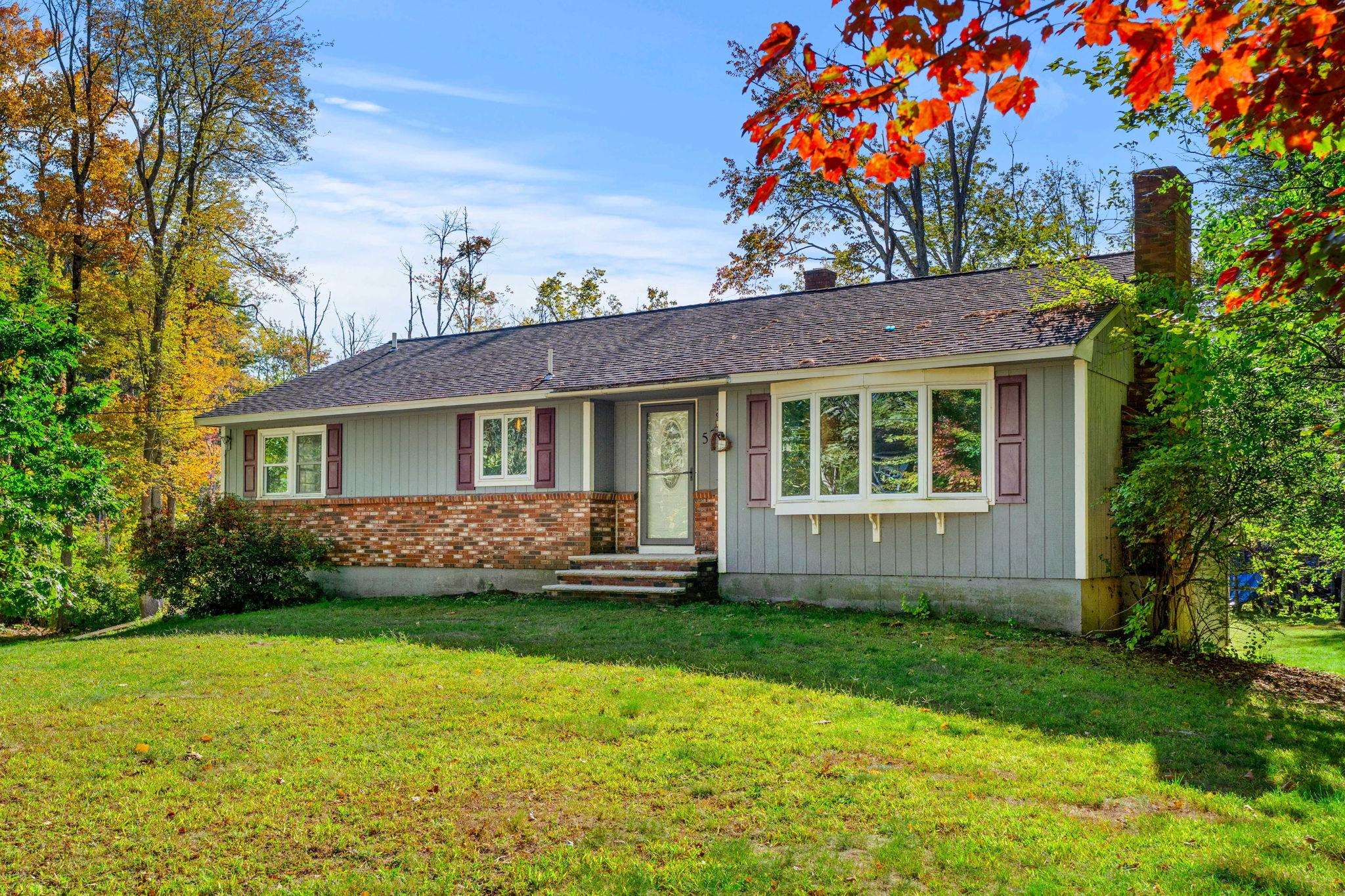 MLS 5063784: 57 Hampstead Road, Danville NH