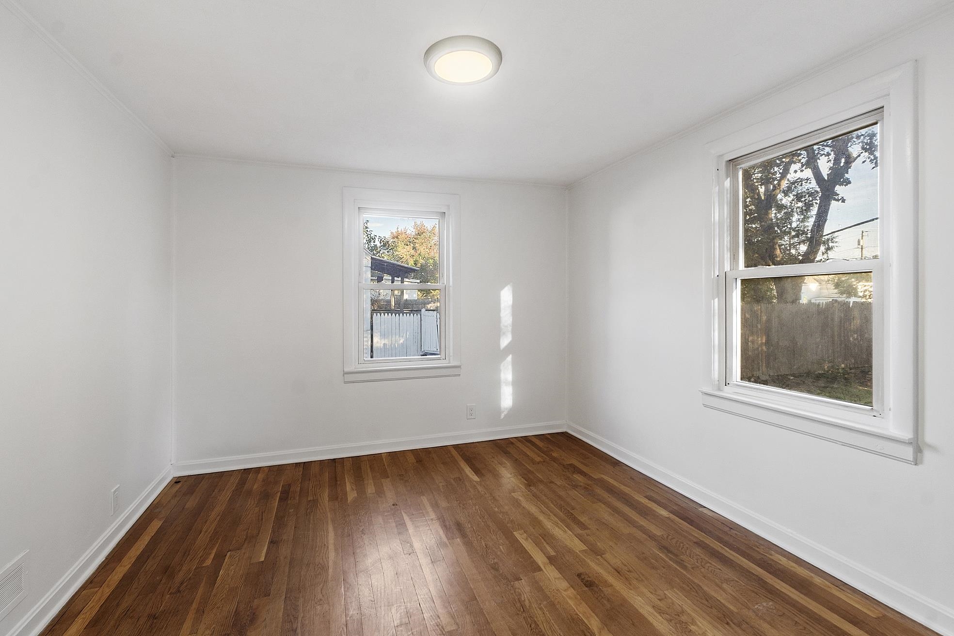 1st Floor Bedroom 24198098