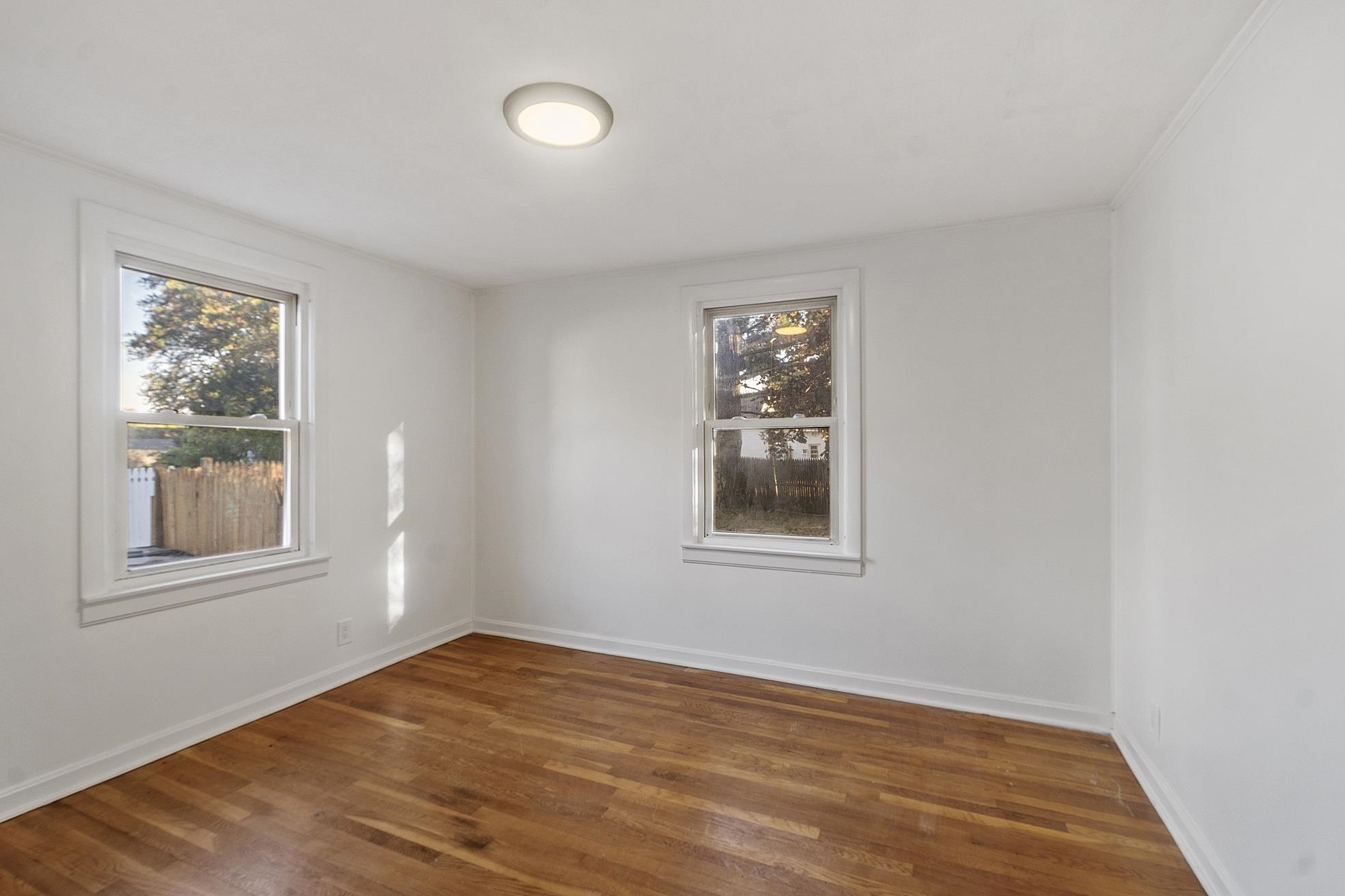 1st Floor Bedroom 24198099