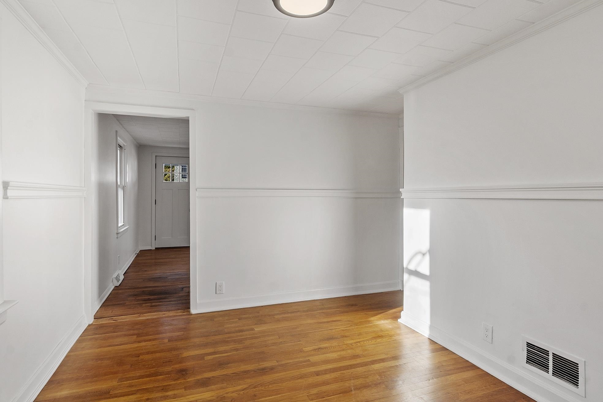 Room - 1st Floor 24198101