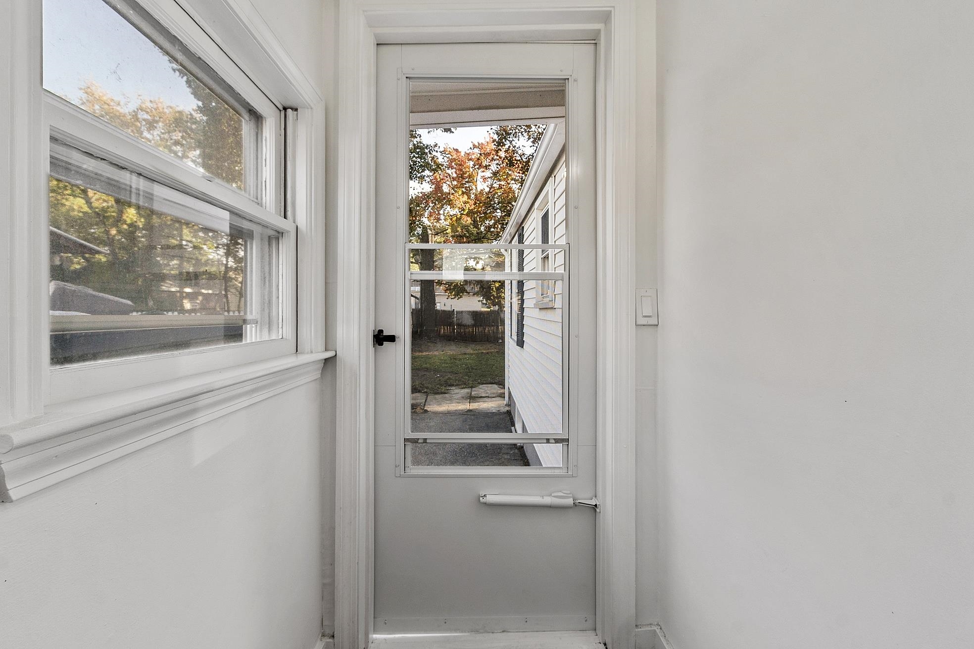 Mudroom 24198175