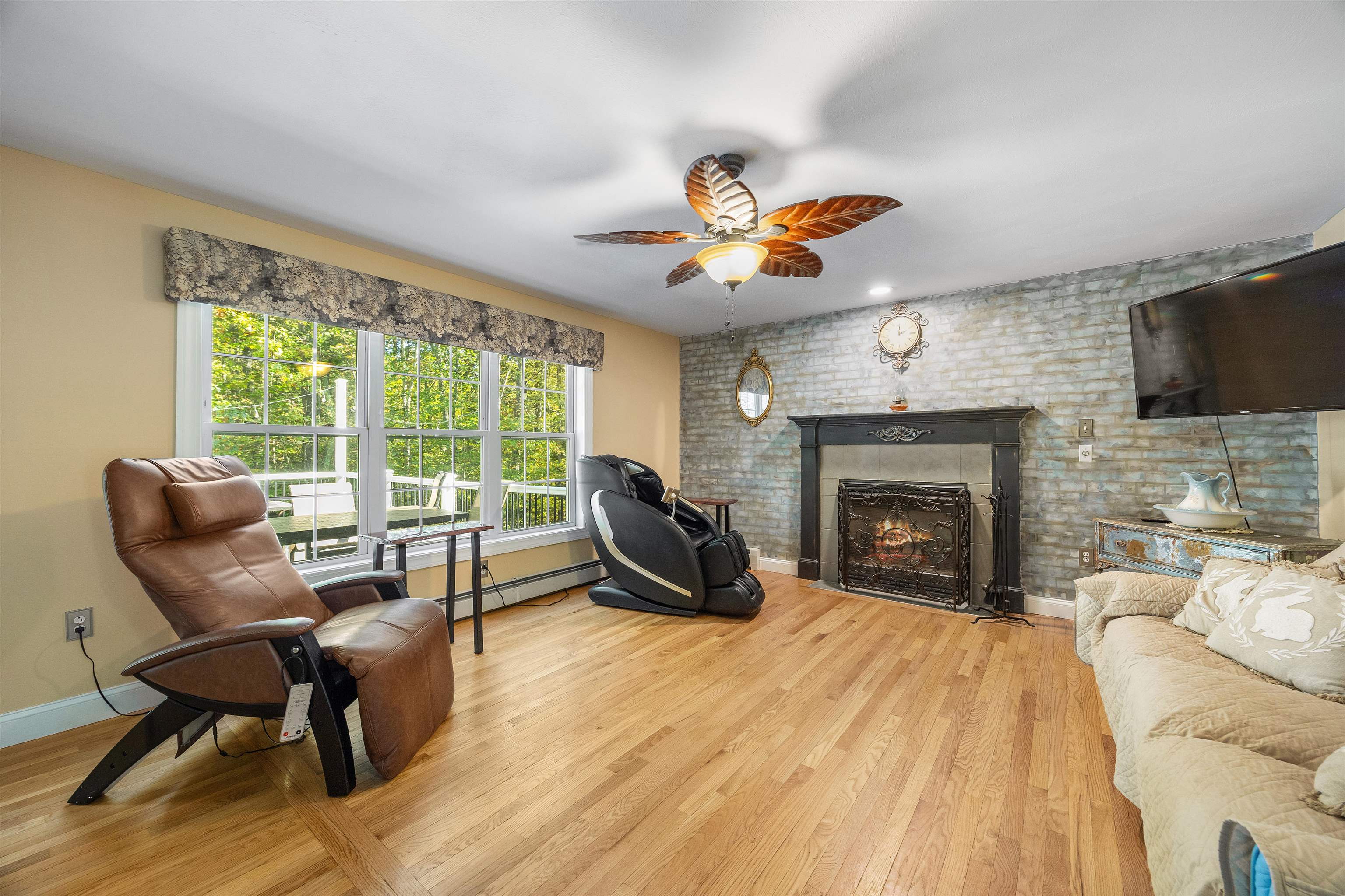 living room-gas fireplace