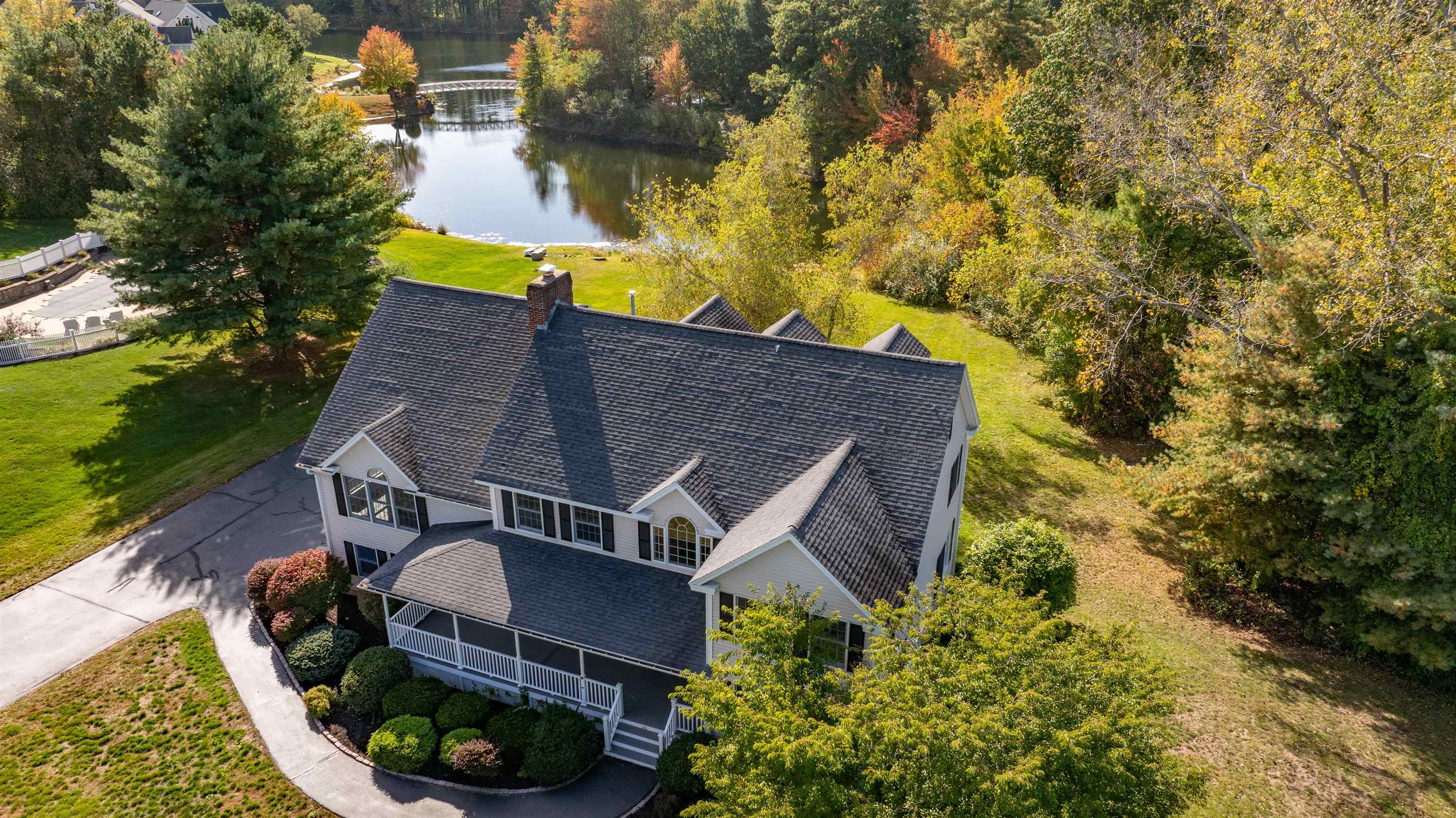 MLS 5063967: 10 Brook Hollow Drive, Salem NH