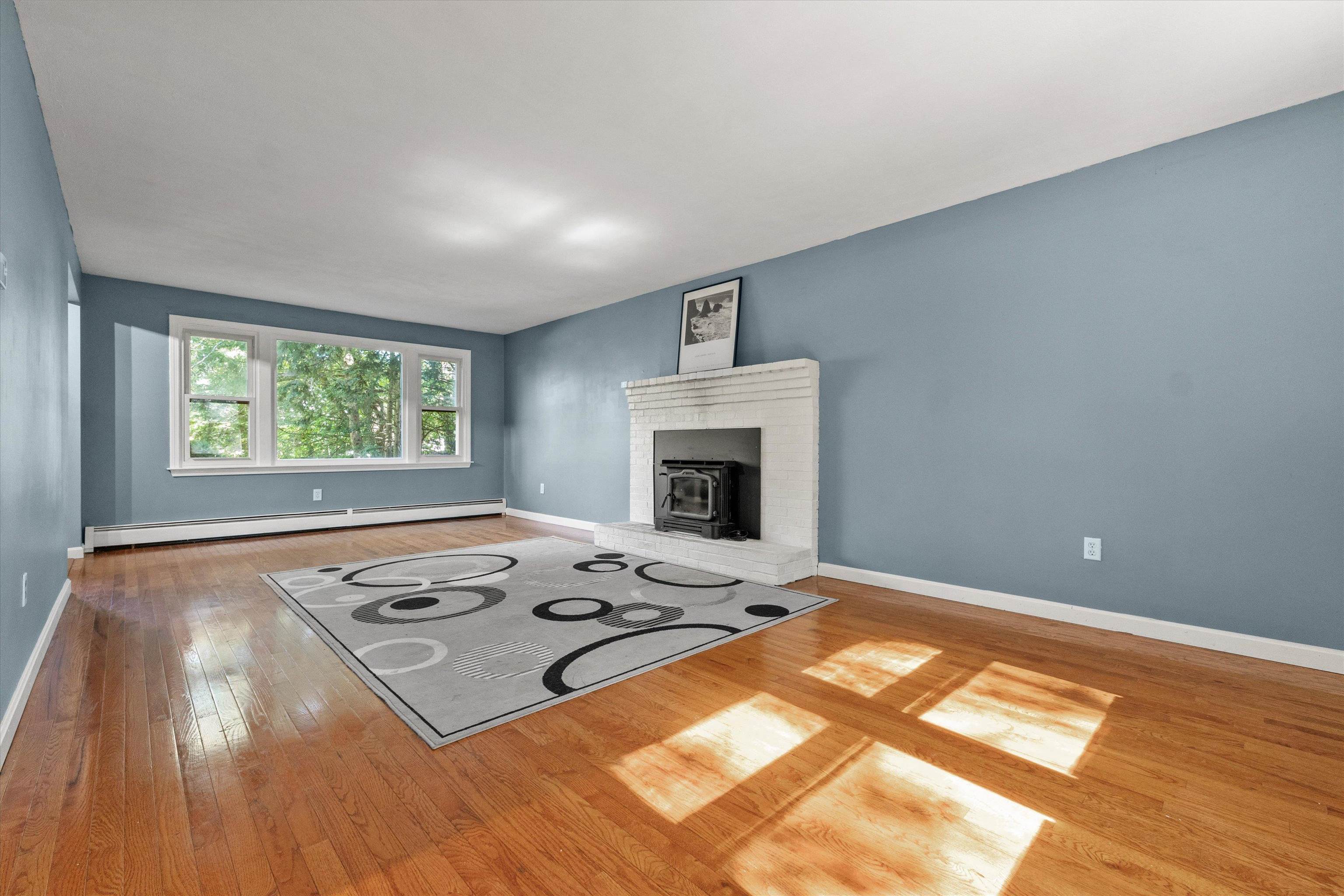 MLS 5064037: 7 Fairhaven Road, Nashua NH