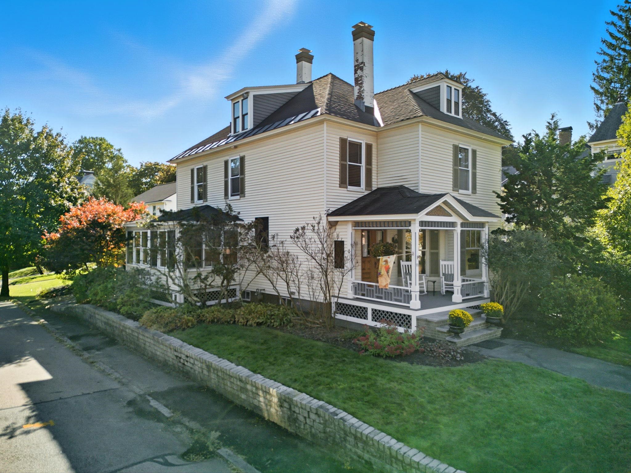 MLS 5064047: 71 Concord Street, Nashua NH