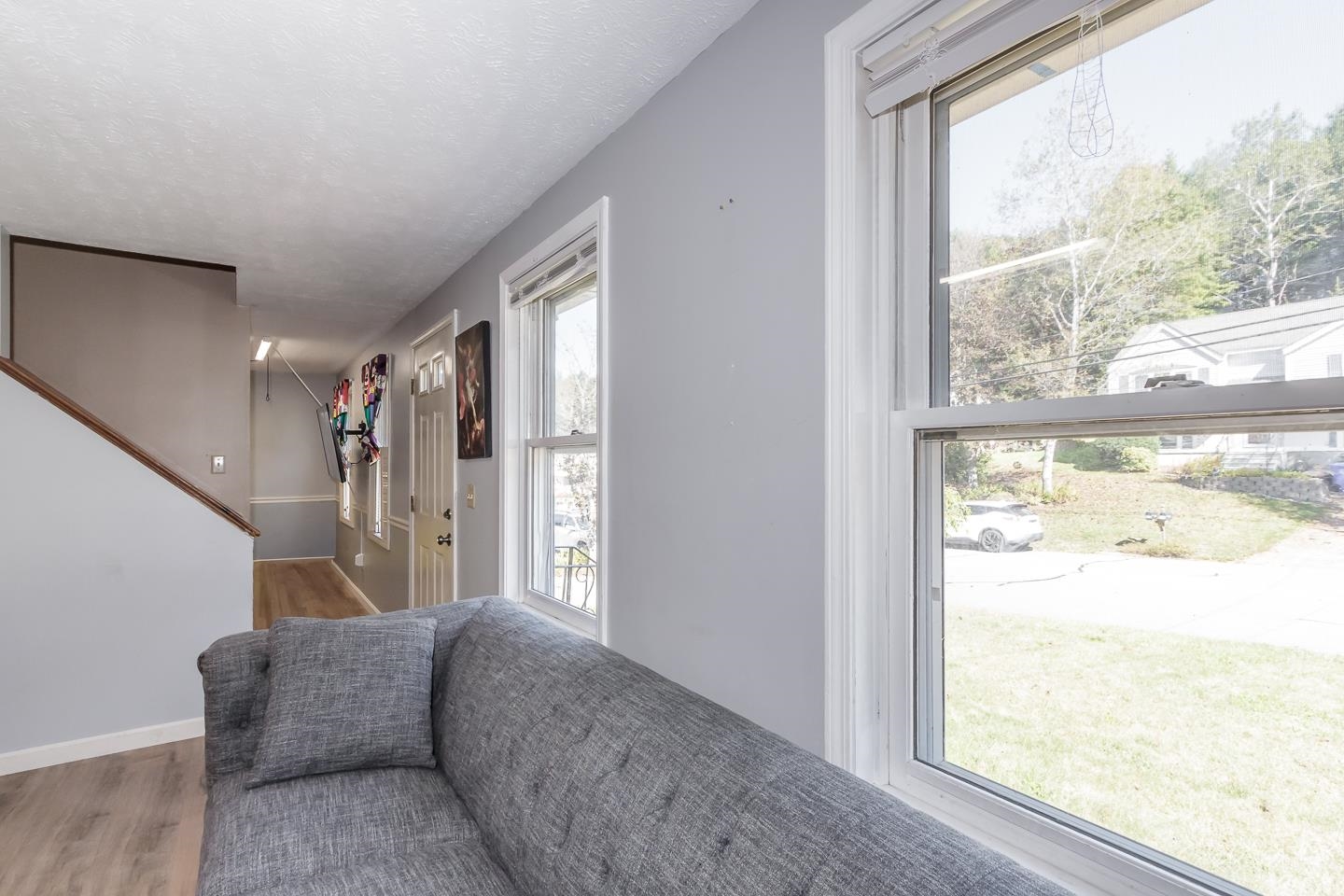 Front Entrance/Stairs