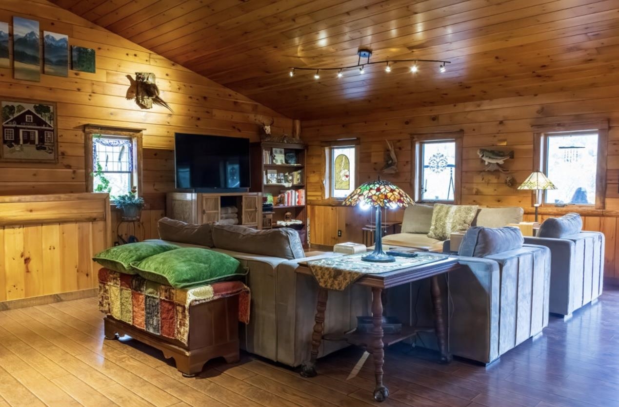 Living Room Area 24183024