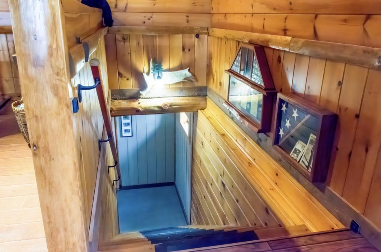 Stairs to the Basement 24183009