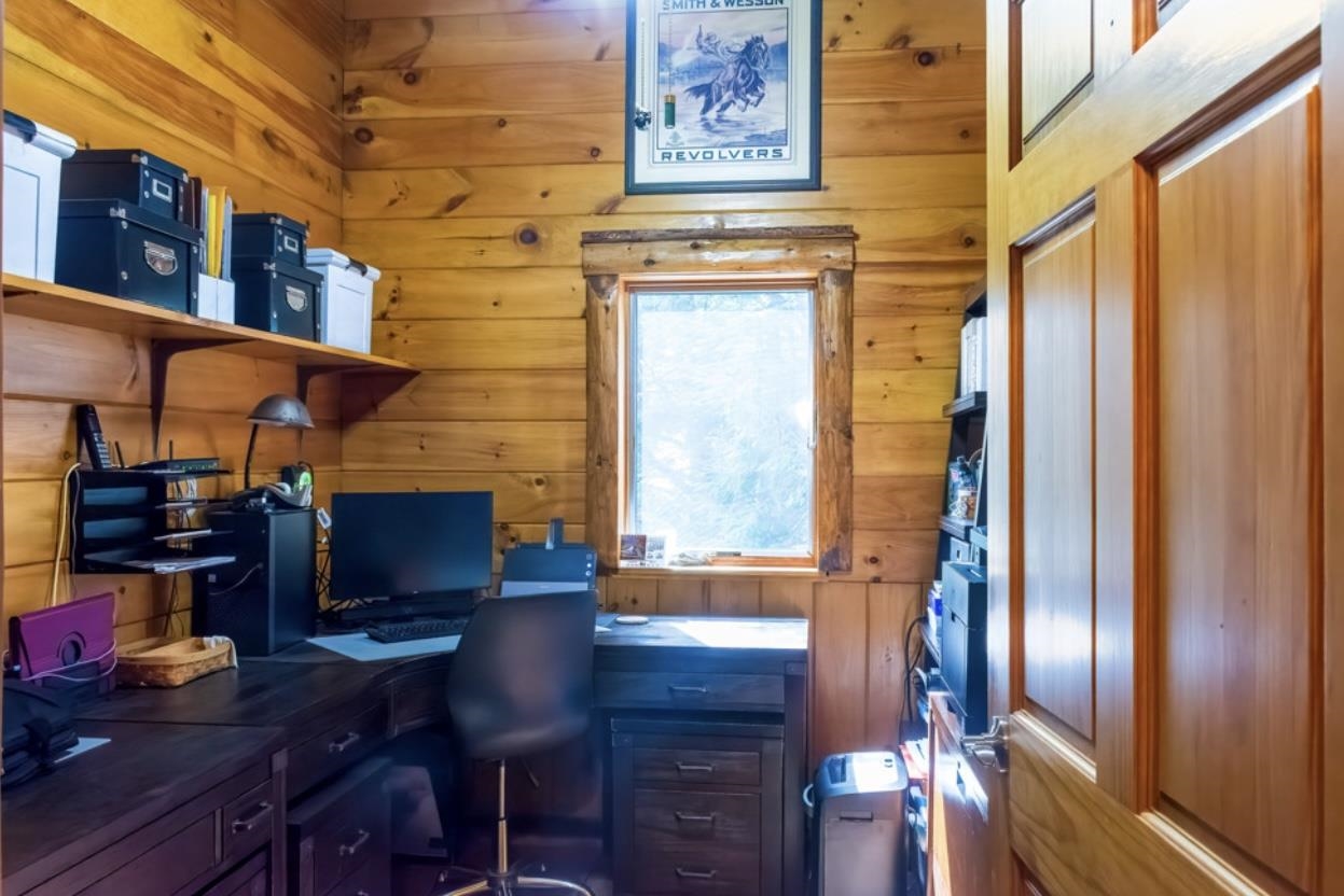 Private Office in Primary Suite 24183020