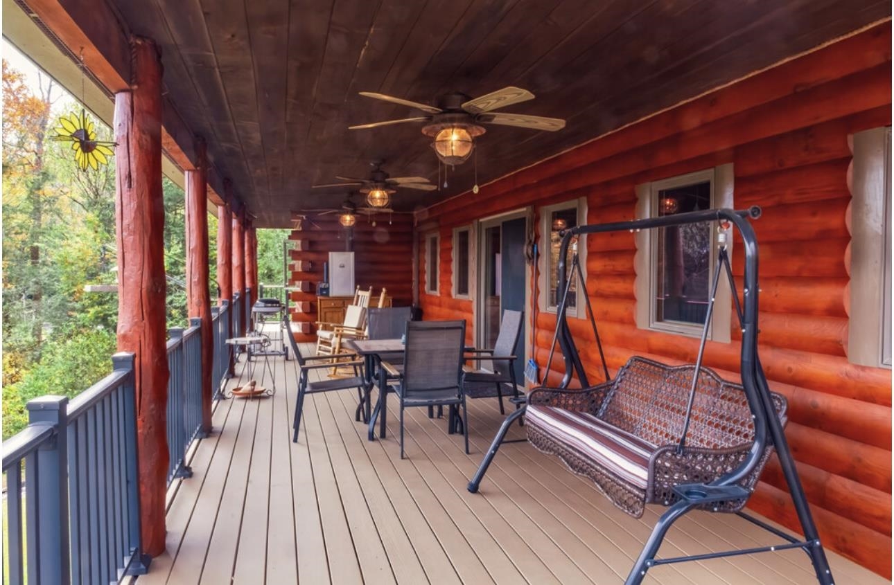 Covered Deck 24182996