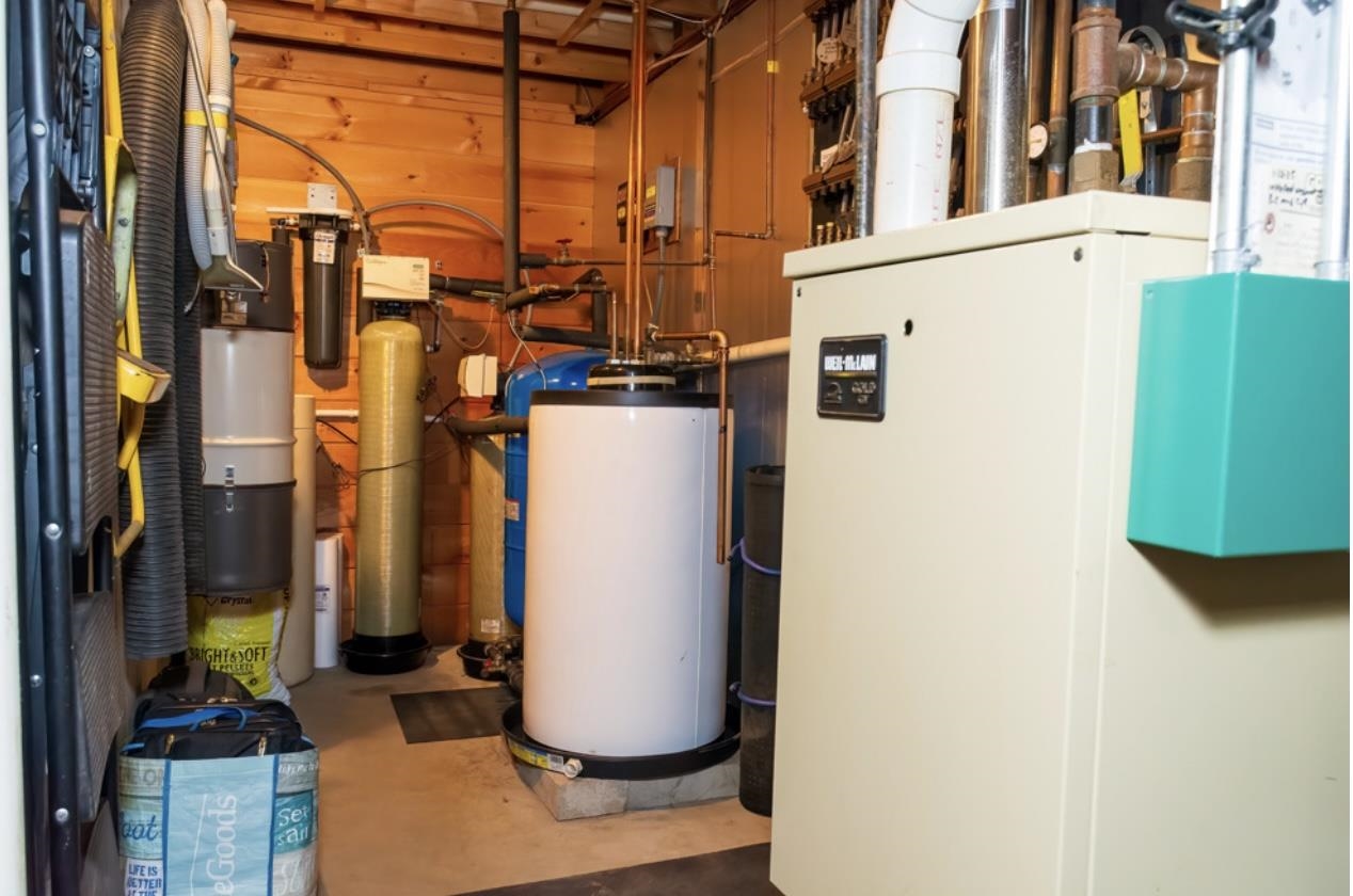 Basement Utility Room 24182999