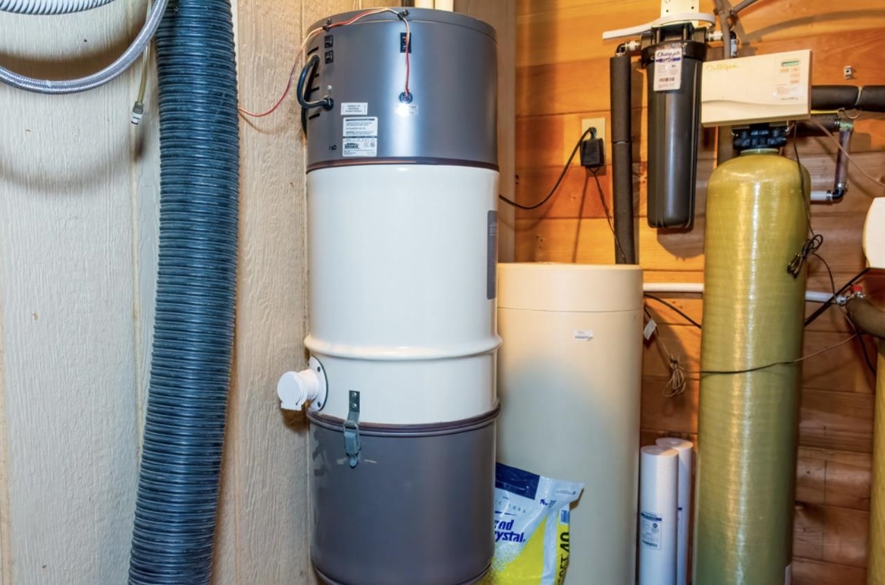 Basement Utility Room 24182998