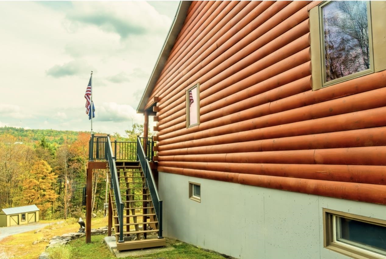 Stairs to the Covered Deck 24182997