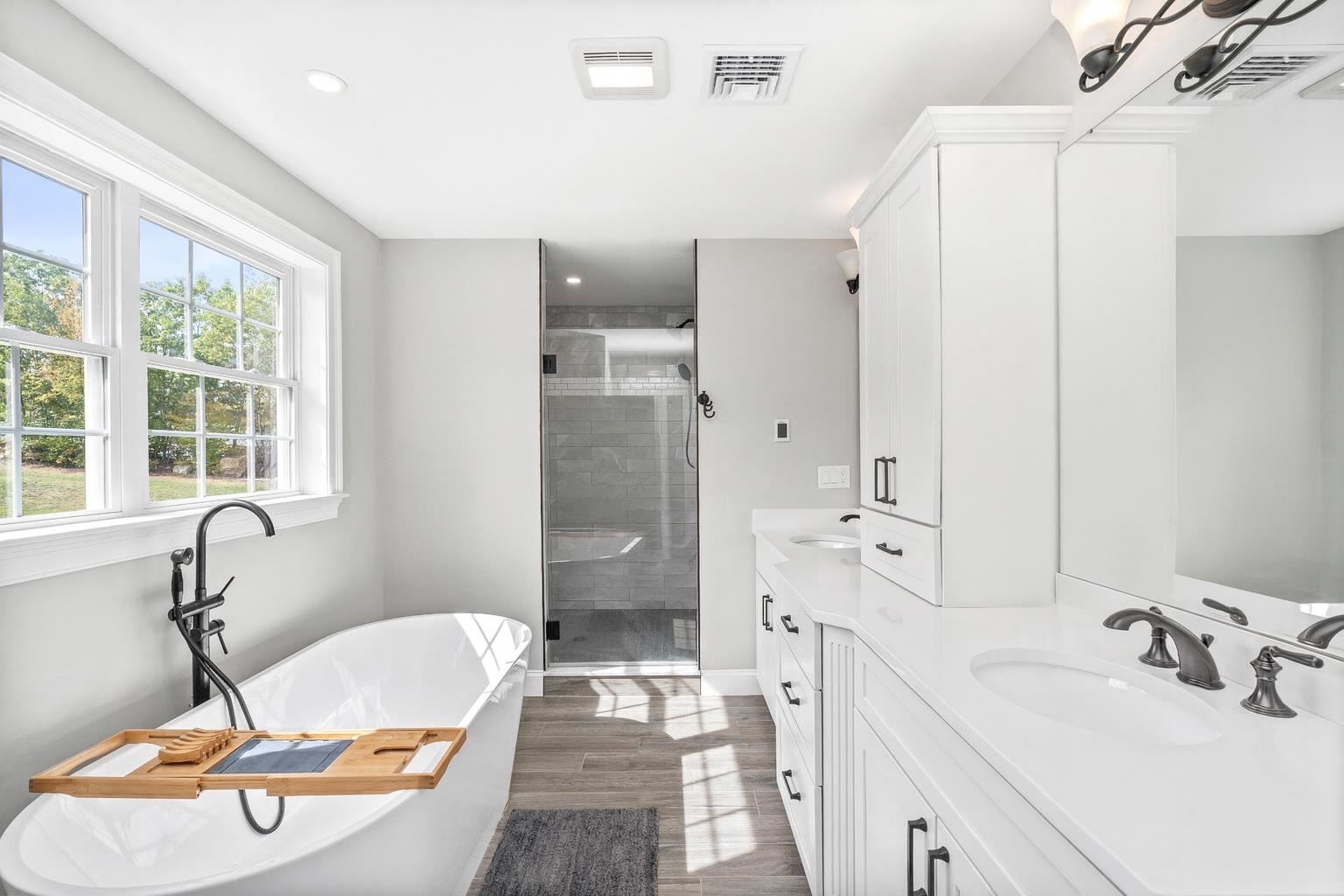Primary Ensuite Bath