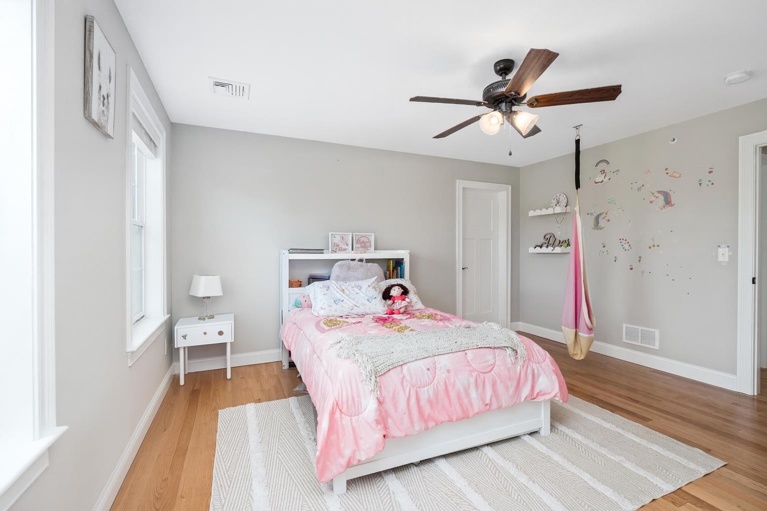 3rd Bedroom w/ Ensuite Jack & Jill Bath