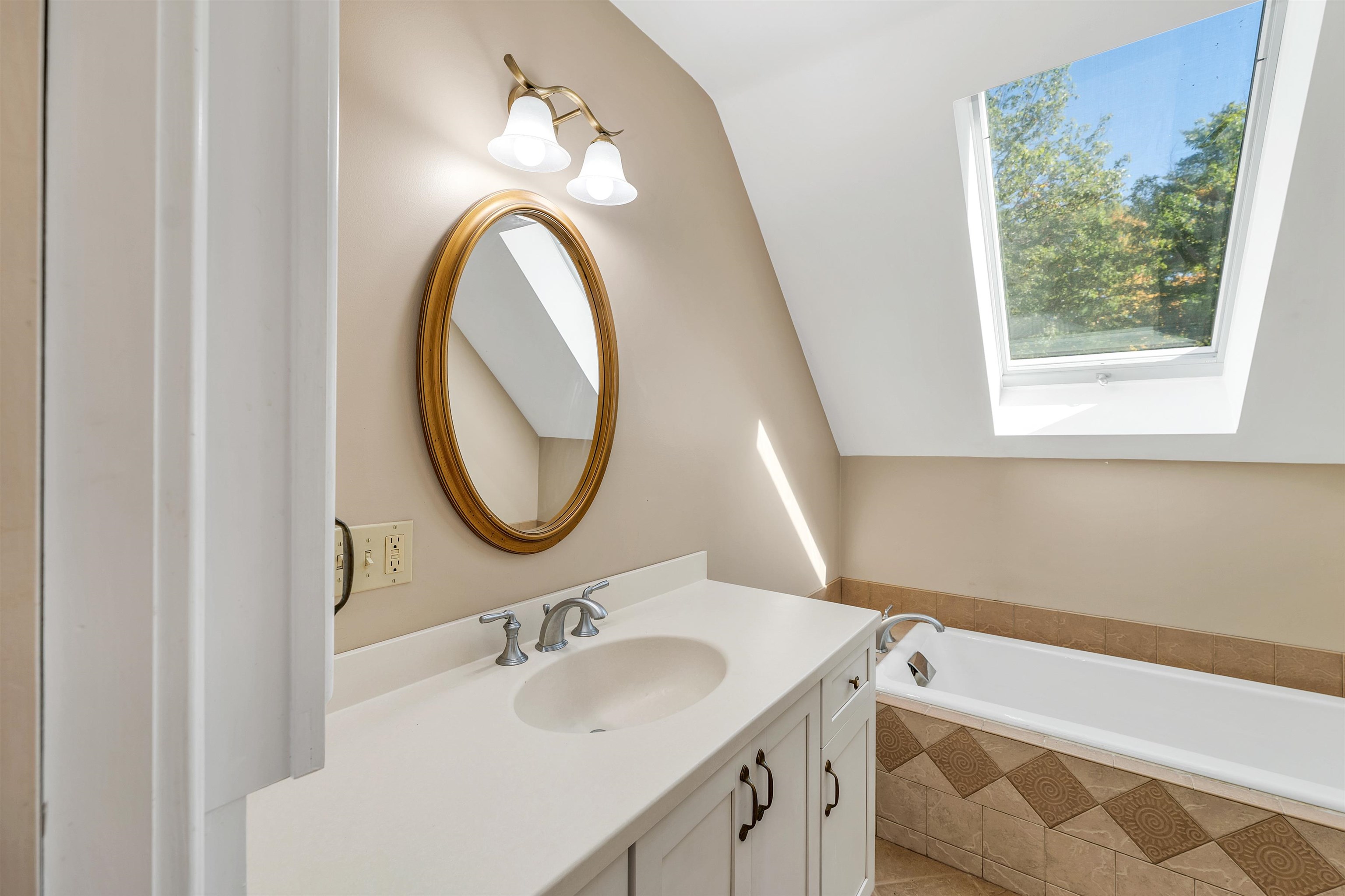Full Apartment Bath